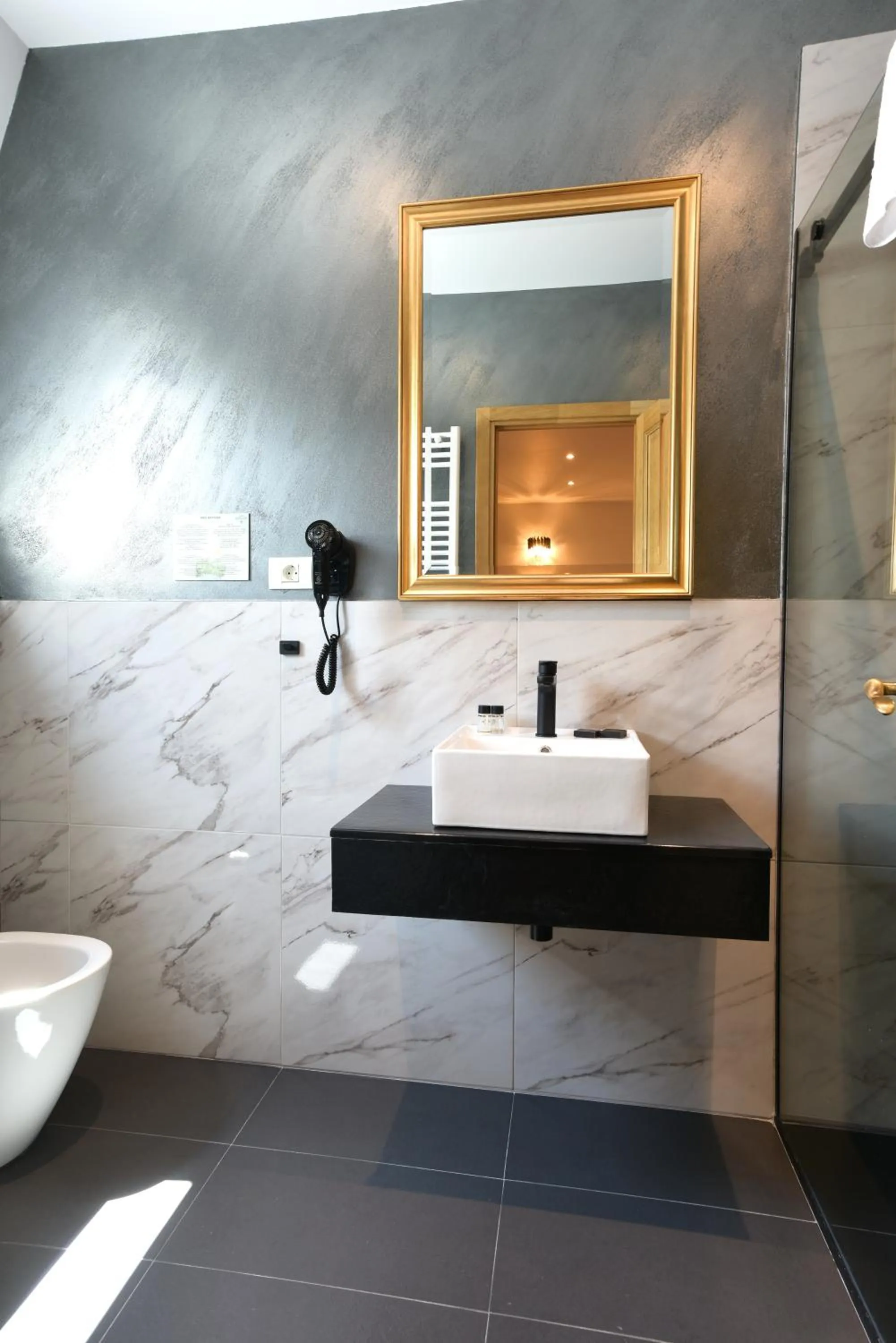 Bathroom in Prinz Gregor