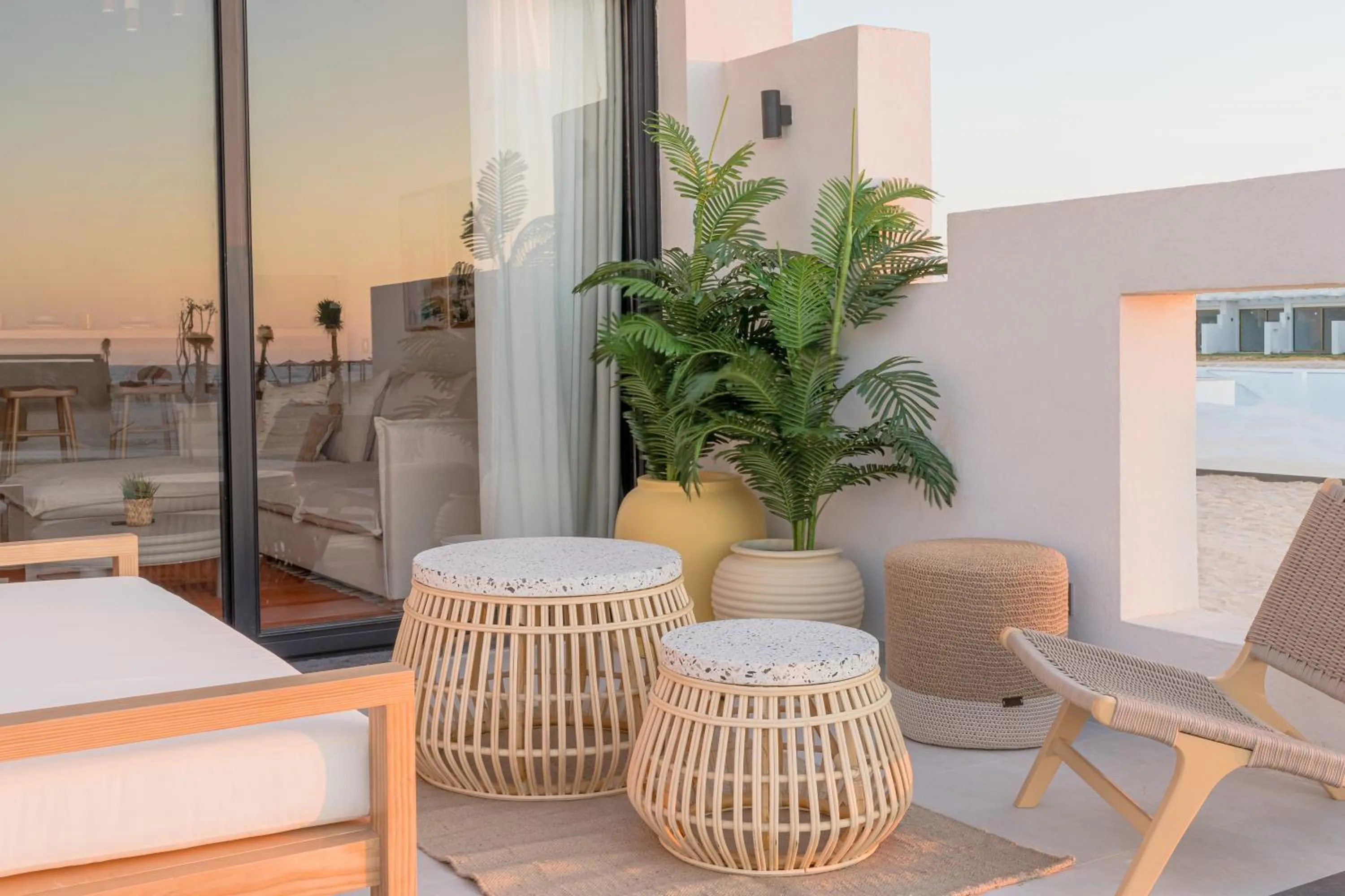 Patio in Lemon Spaces LIGHT- D bay North Coast