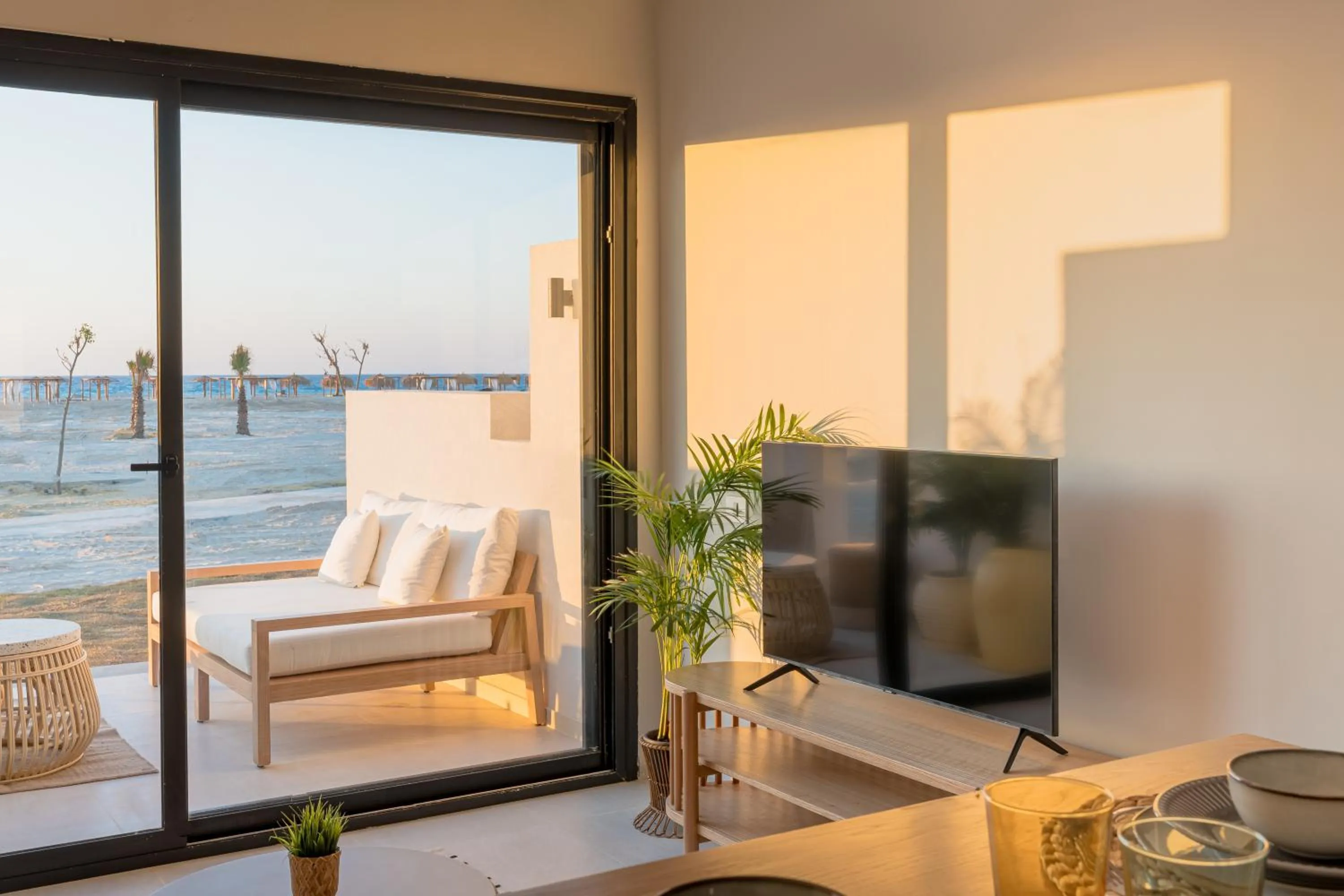 Patio in Lemon Spaces LIGHT- D bay North Coast