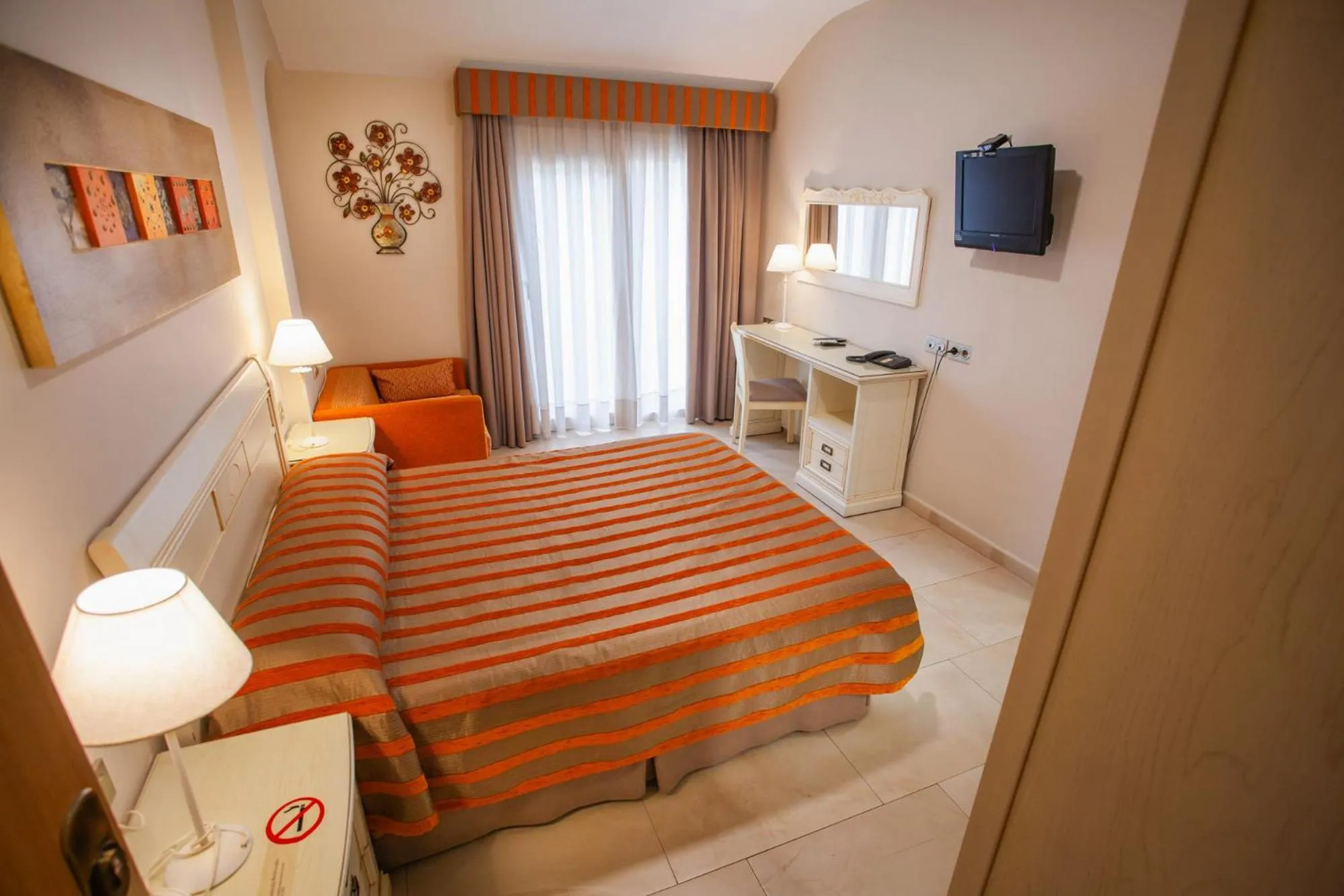 Bed in Hotel Versalles