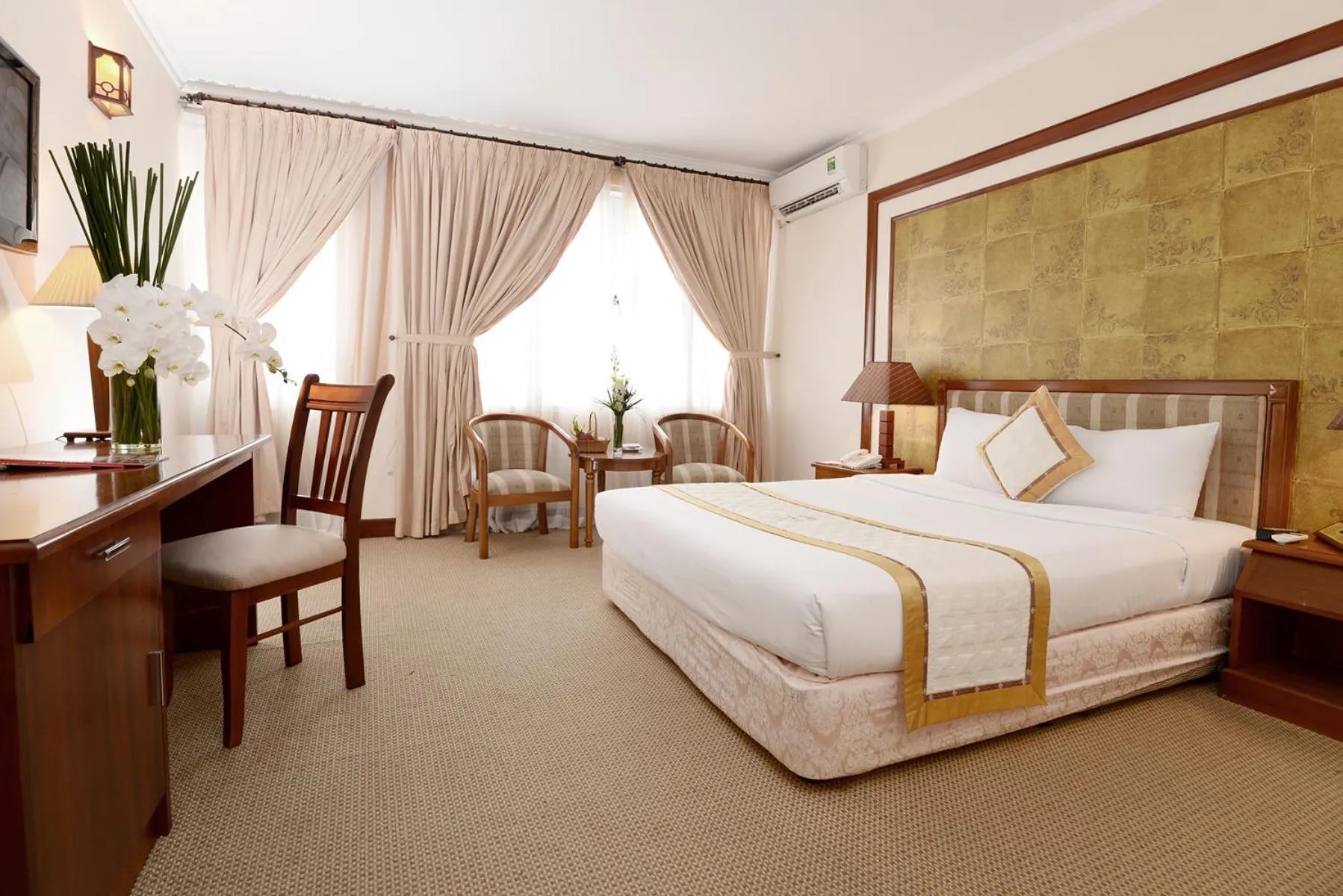 Photo of the whole room, Bed in Palace Hotel Vung Tau