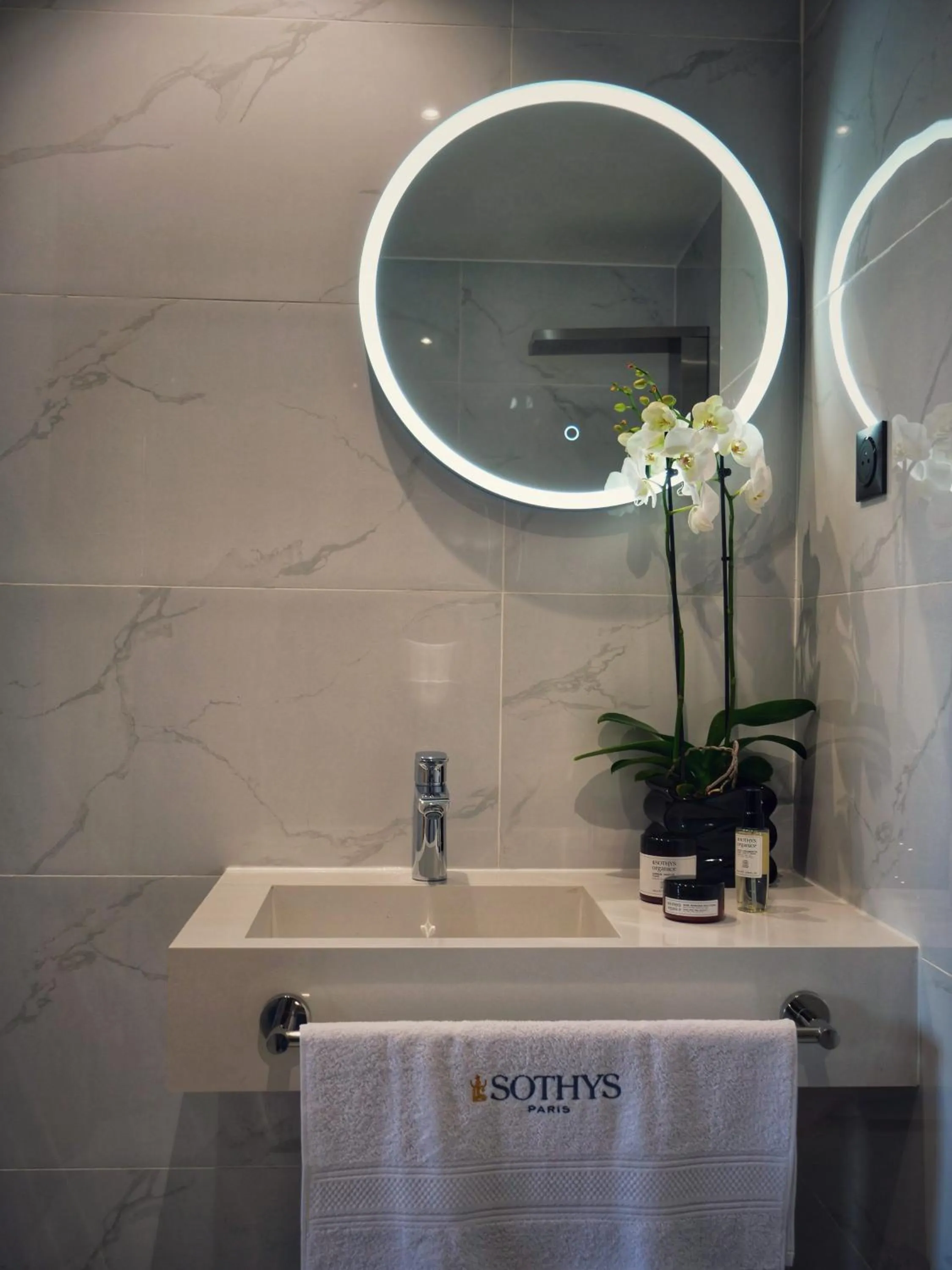 Spa and wellness centre/facilities in Golden Tulip Dieppe Hôtel & Spa