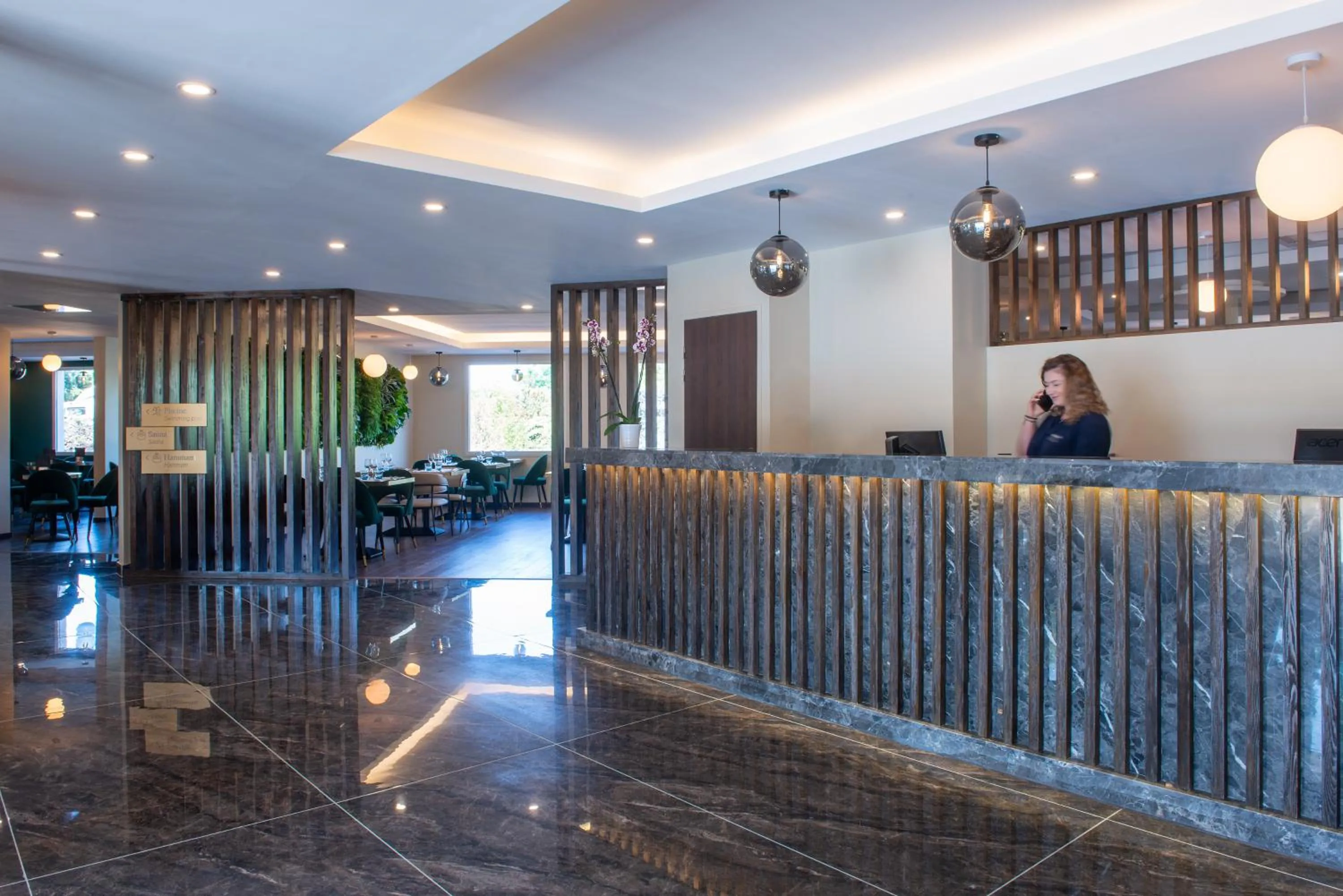 Lobby or reception in Golden Tulip Dieppe Hôtel & Spa