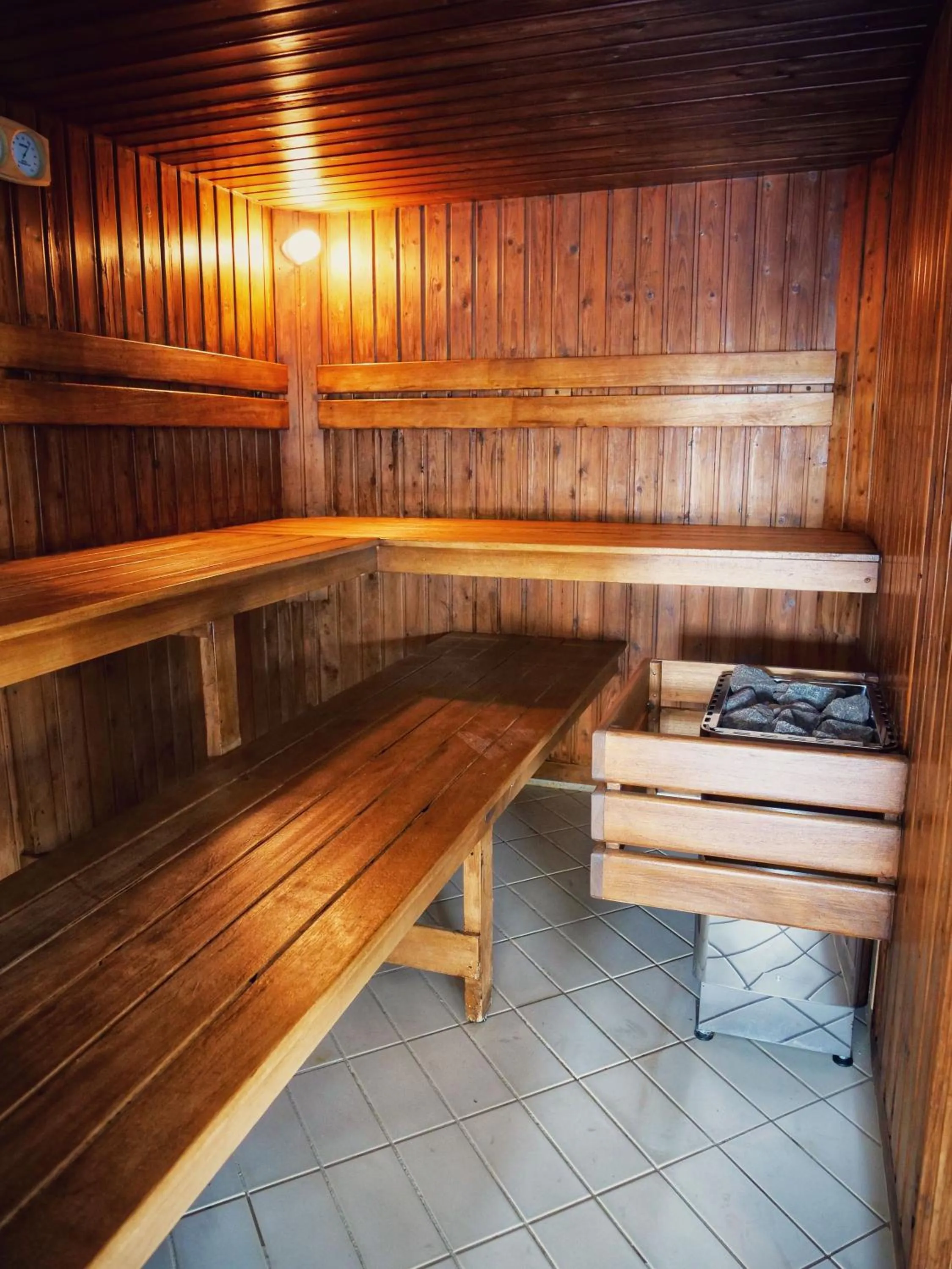 Sauna in Golden Tulip Dieppe Hôtel & Spa