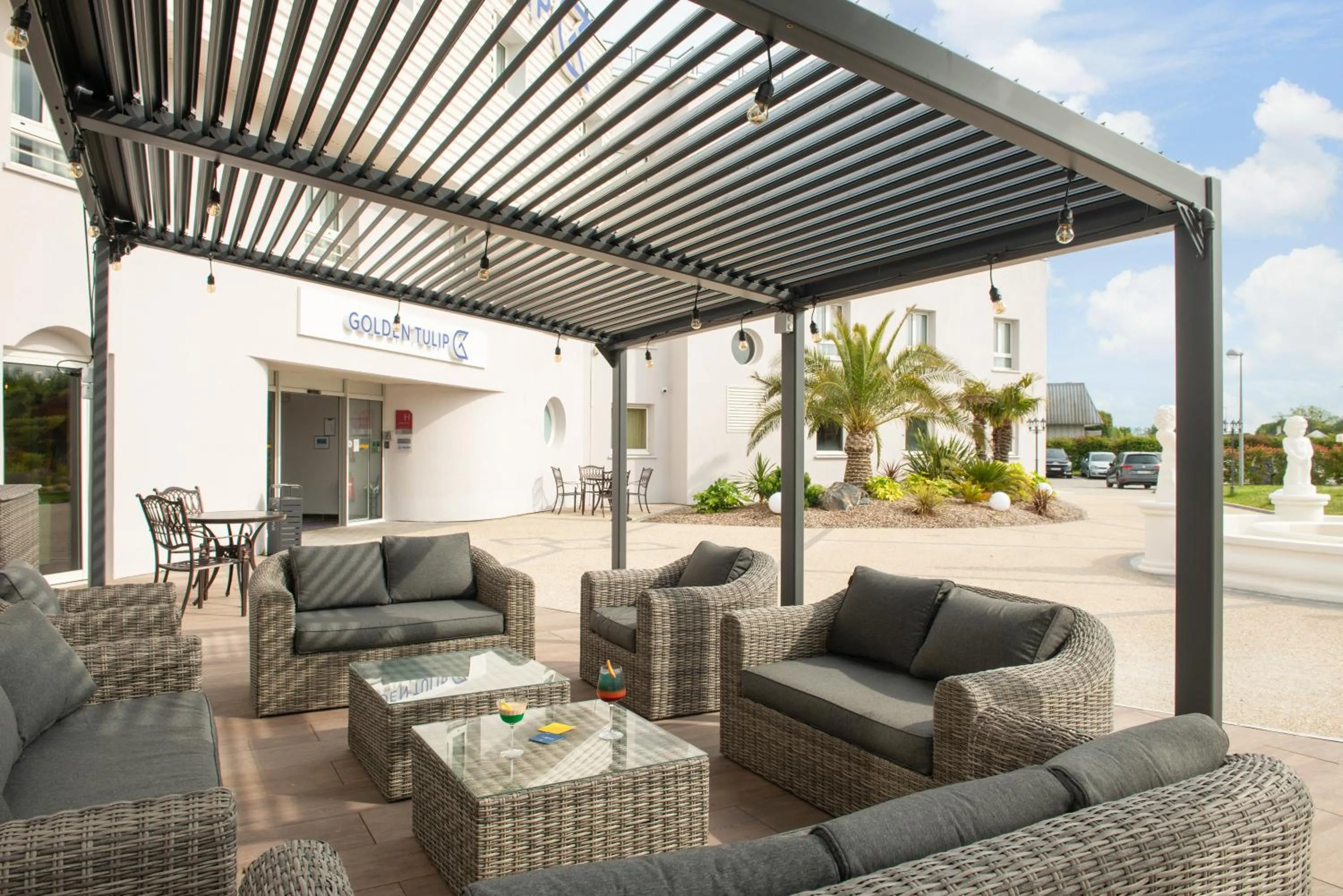 Property building in Golden Tulip Dieppe Hôtel & Spa