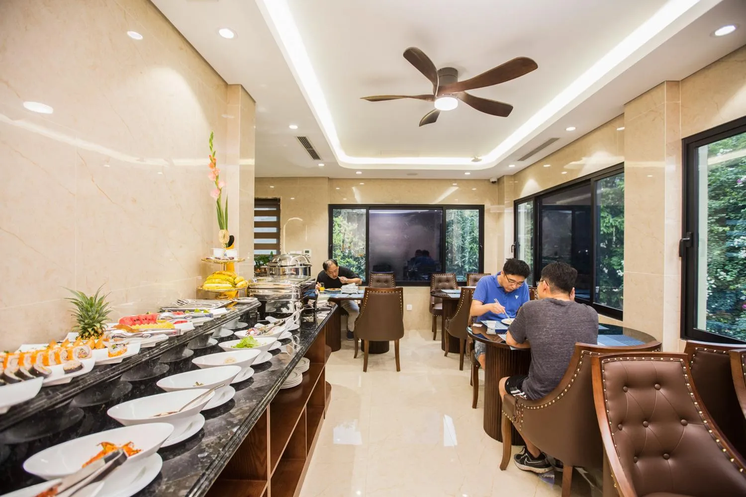 Restaurant/places to eat in Blubiz Hotel Mỹ Đình (Blubiz Hotel 2)