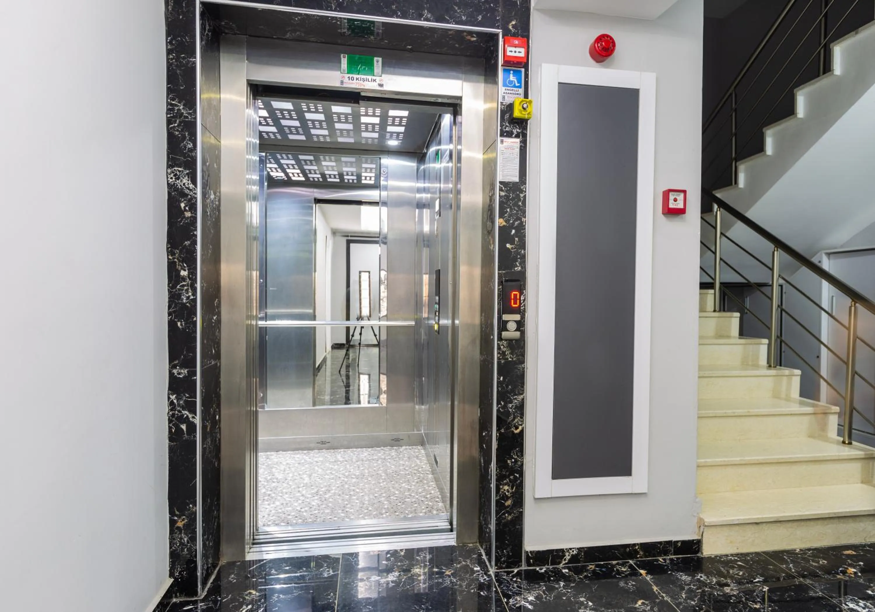 elevator in ZAL SUİTE