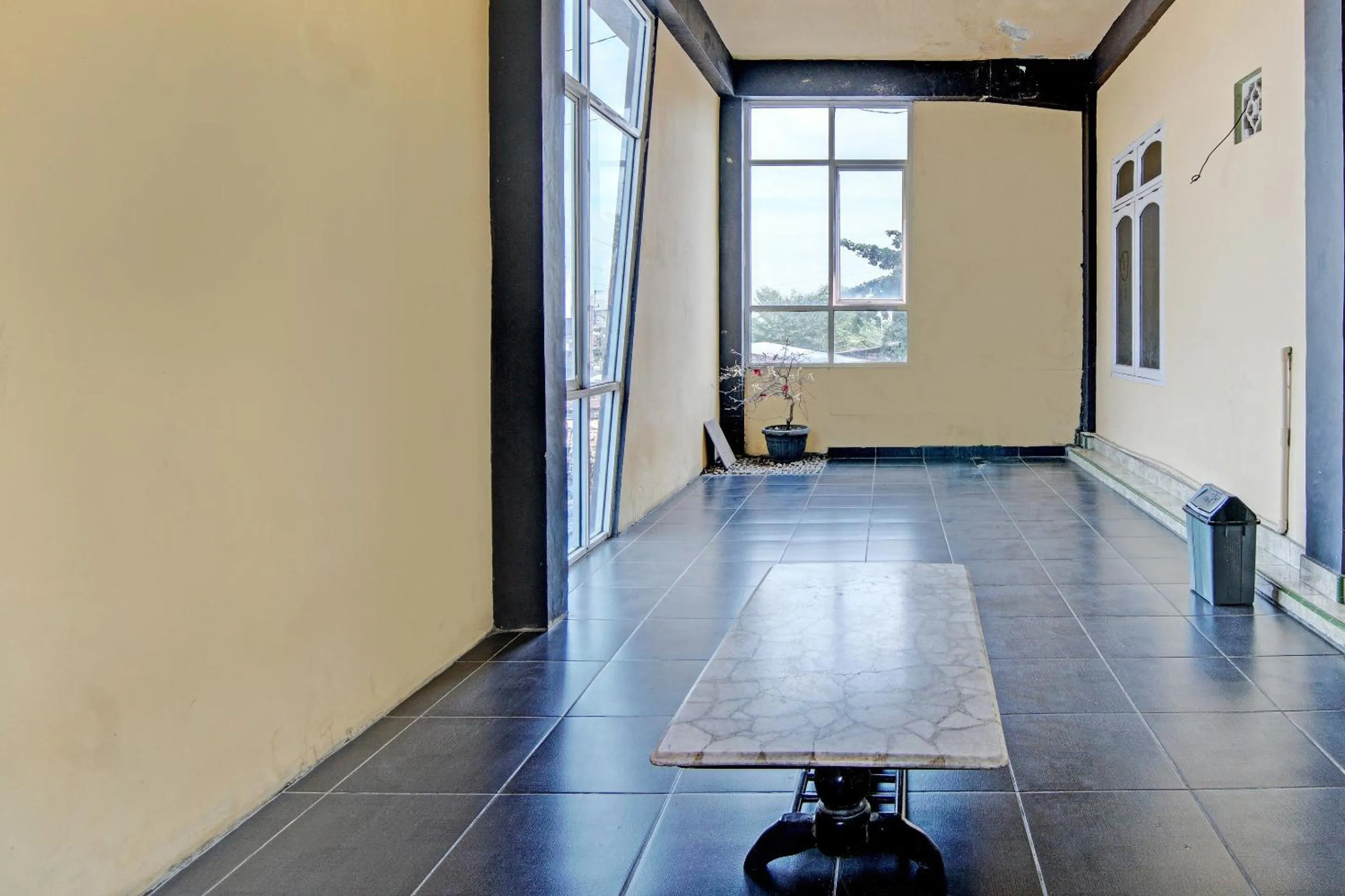 Lobby or reception in Hotel O Wisma Pangestu SyariahNearTamanselera