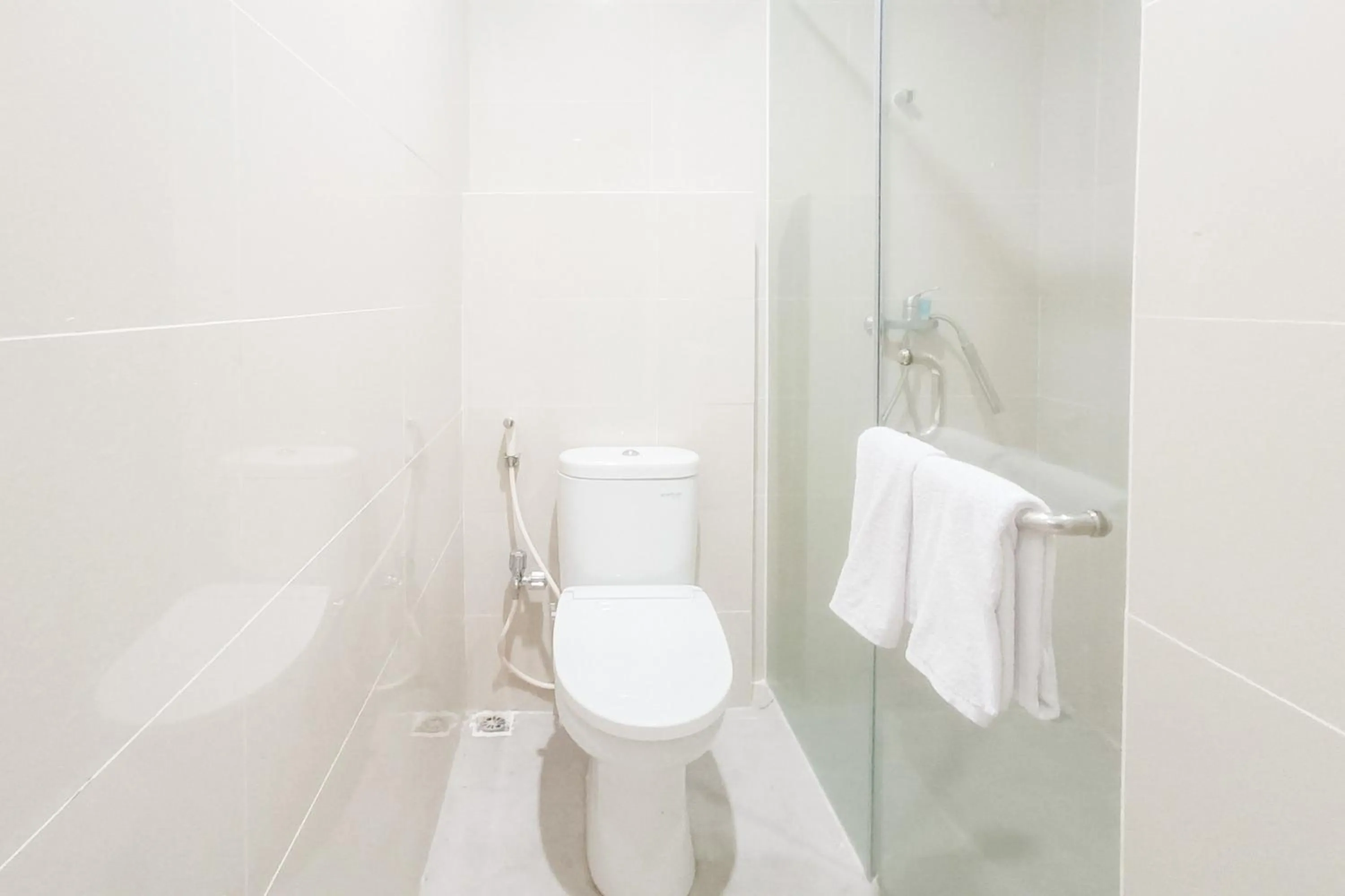 Bathroom in Urbanview Hotel Syariah UIN Mataram