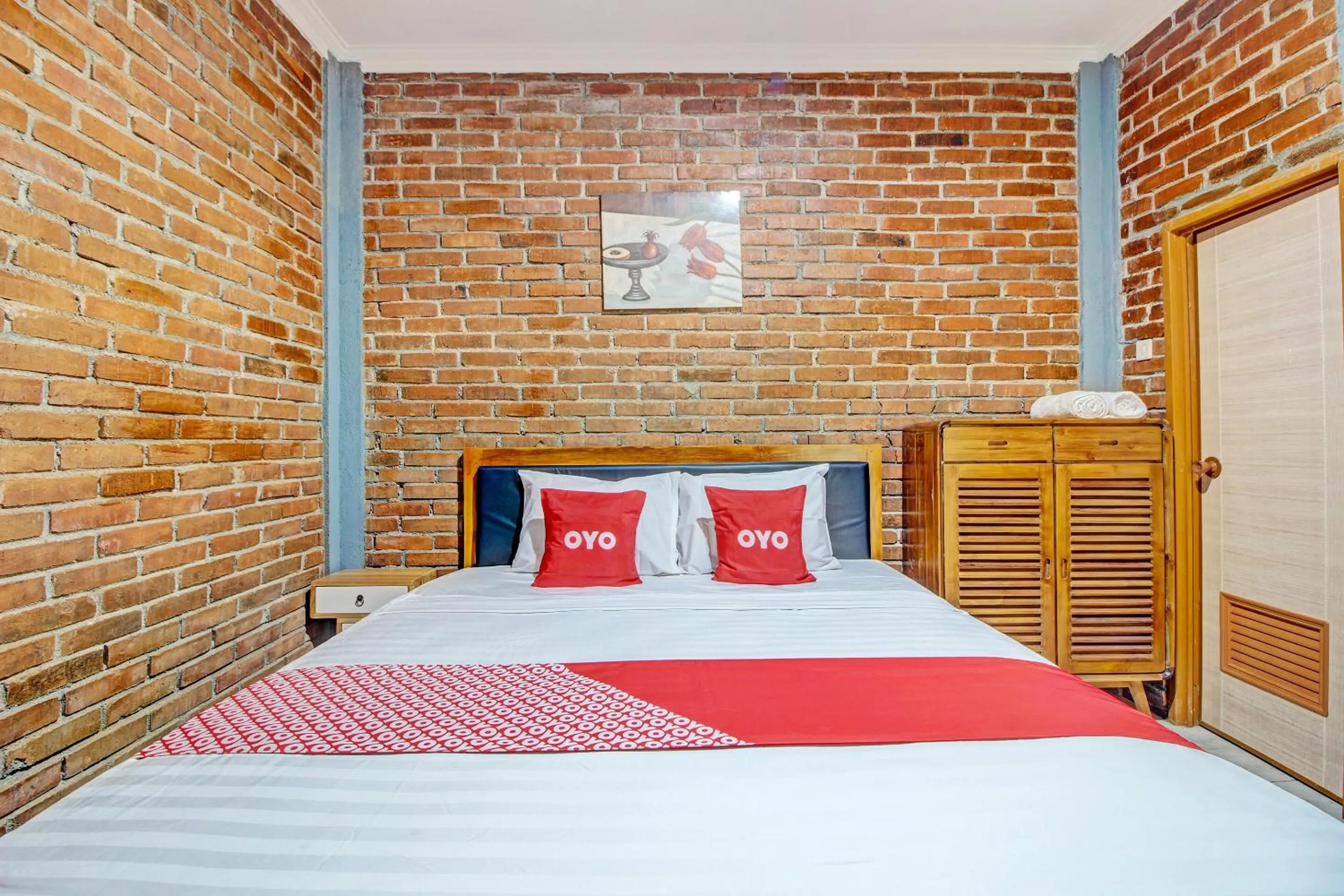 Bedroom in OYO 92606 Djoglo Boto Homestay Syariah