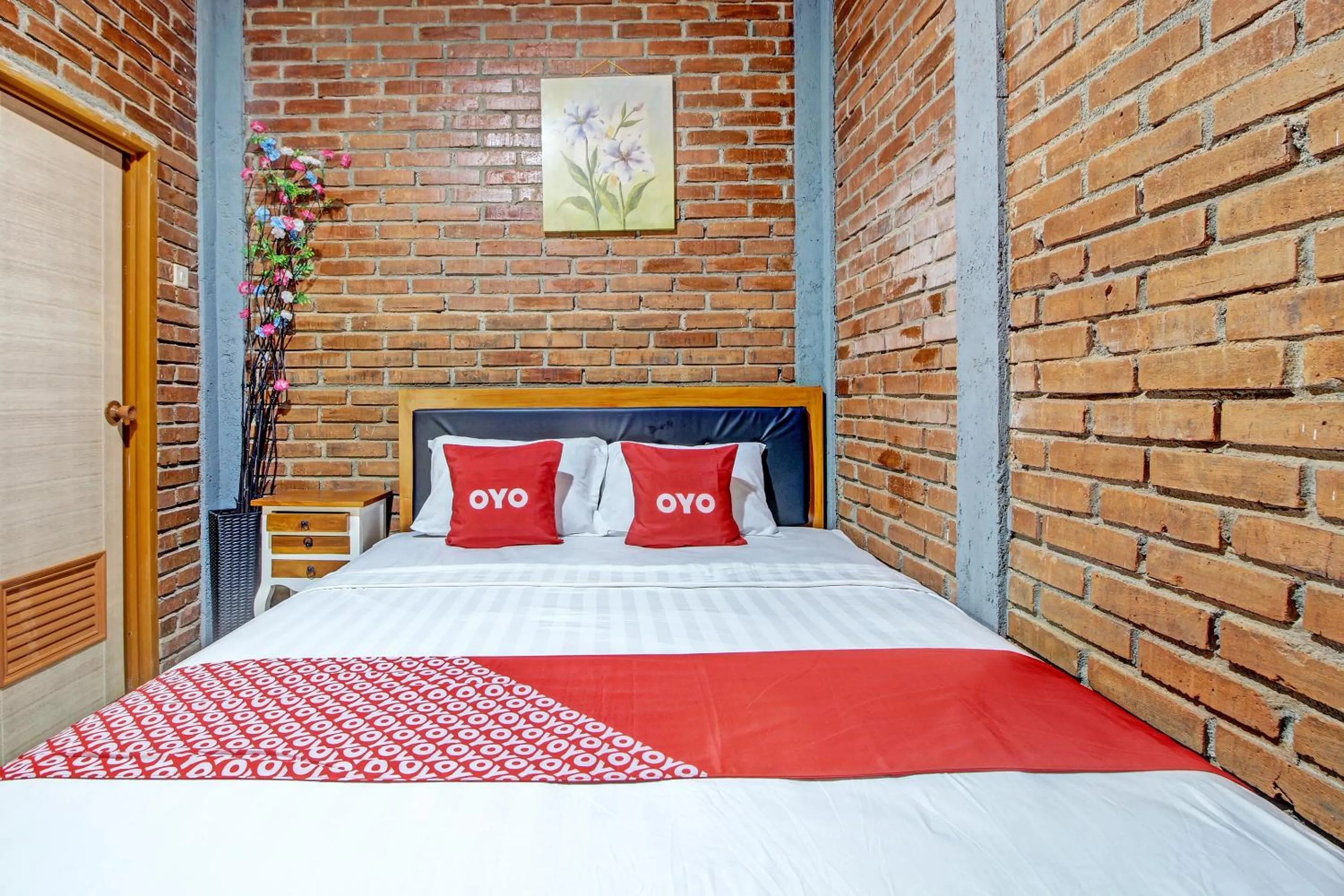 Bedroom in OYO 92606 Djoglo Boto Homestay Syariah
