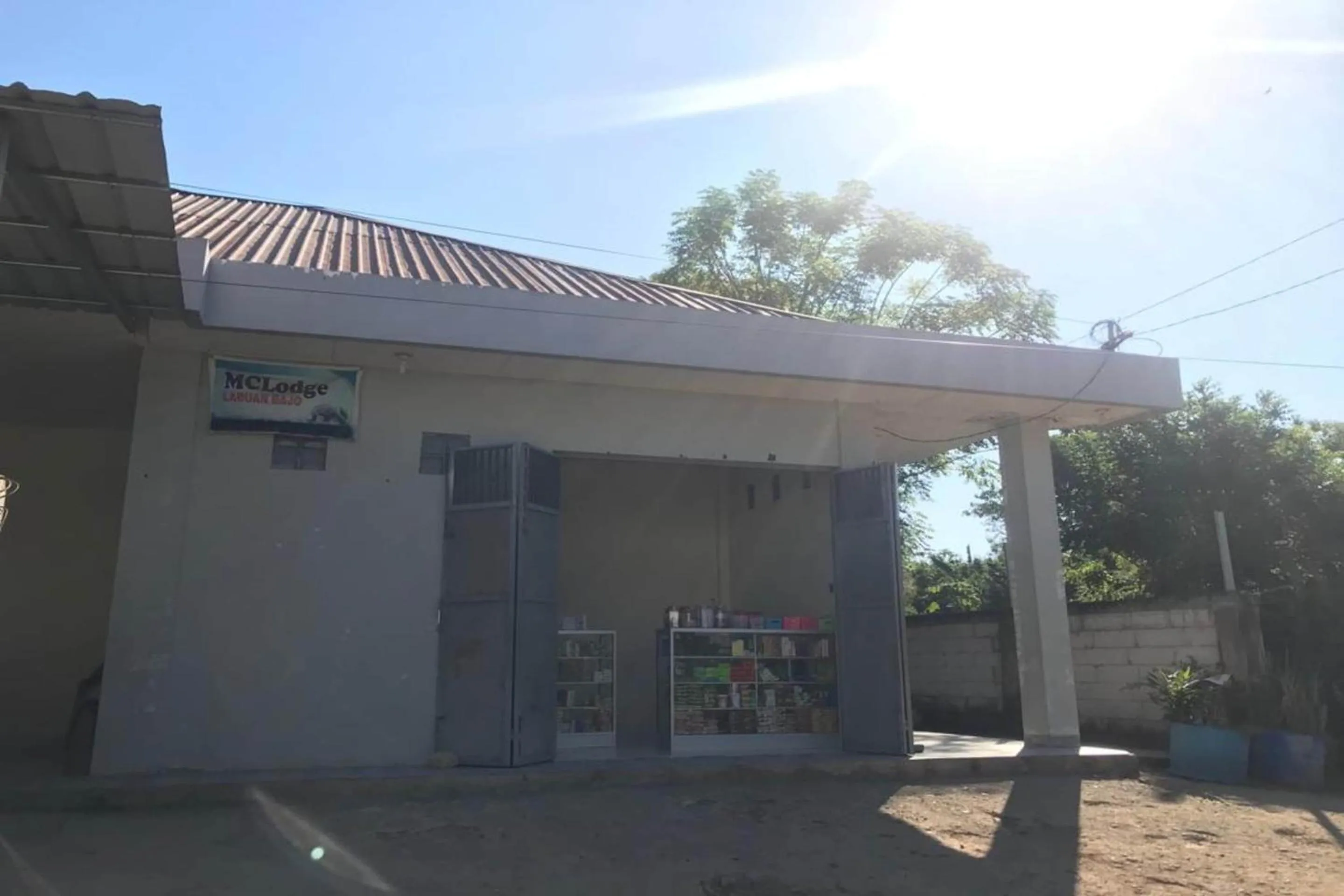 Facade/entrance in Hotel O Penginapan Mc Lodge