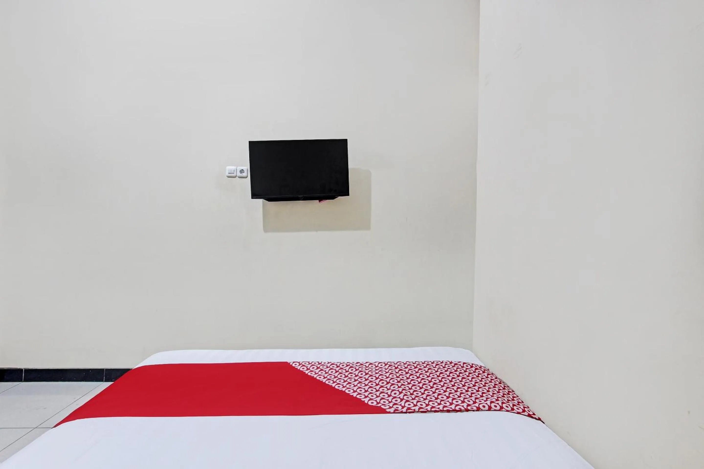 Bedroom, Bed in Hotel O Solo near Solo Safari formerly RR Guesthouse