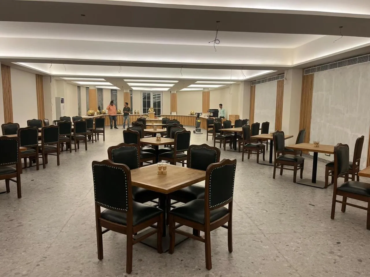 Restaurant/places to eat in Anantam Resort & Spa