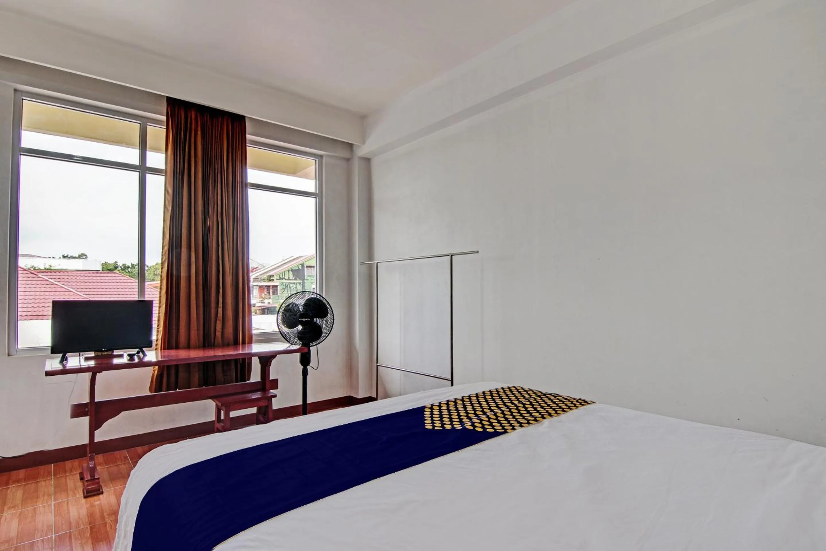 Bedroom, Bed in Hotel O Pondok Anggrek Syariah