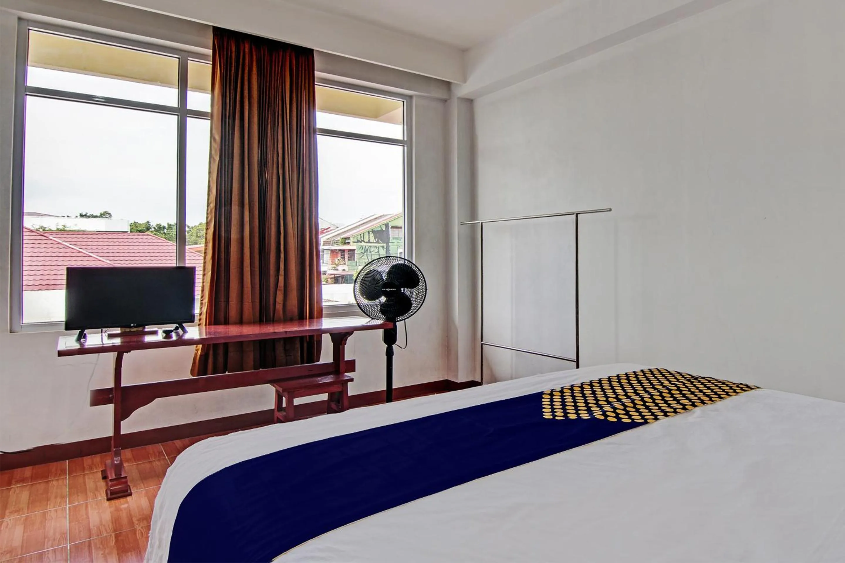 Bedroom, Bed in Hotel O Pondok Anggrek Syariah