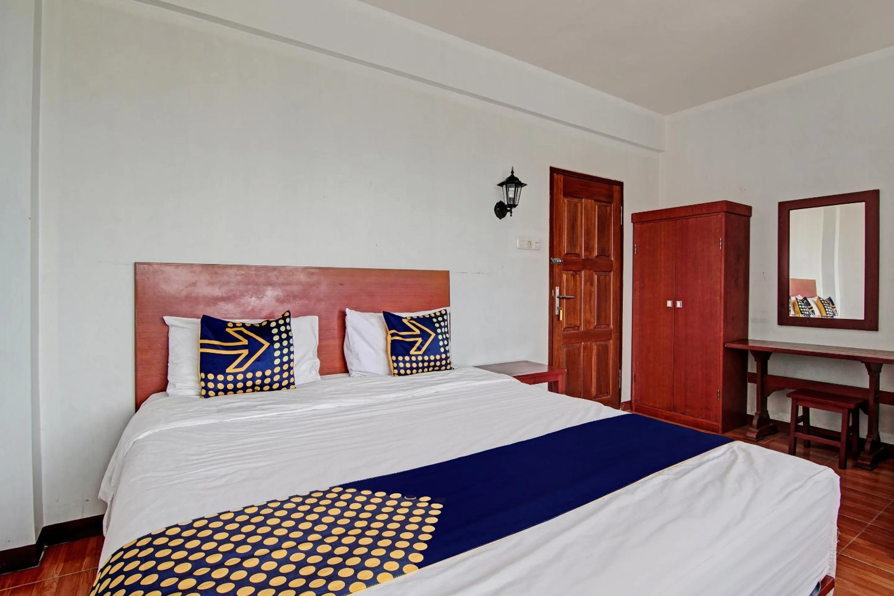 Bedroom, Bed in Hotel O Pondok Anggrek Syariah