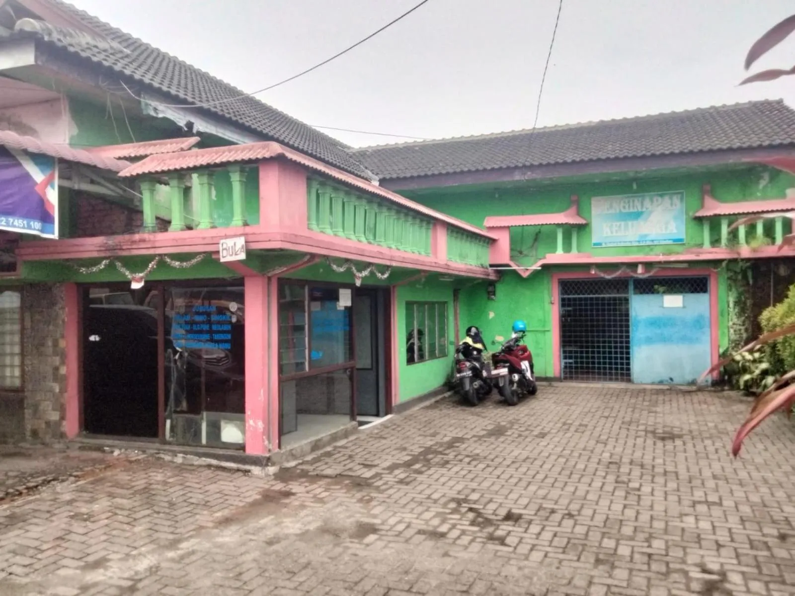 Facade/entrance in Hotel O Penginapan Keluarga