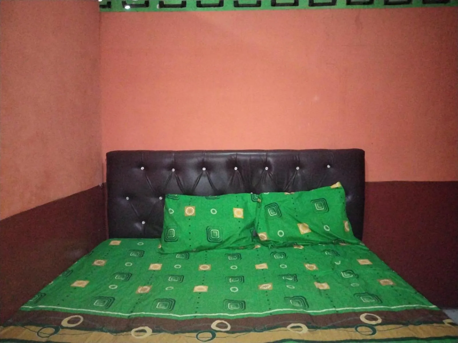 Bedroom, Bed in Hotel O Penginapan Keluarga