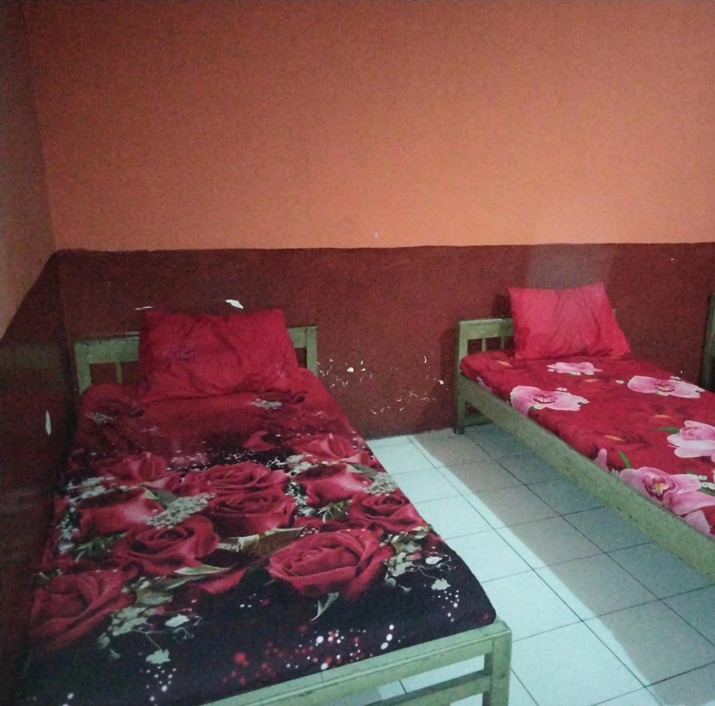 Bedroom, Bed in Hotel O Penginapan Keluarga
