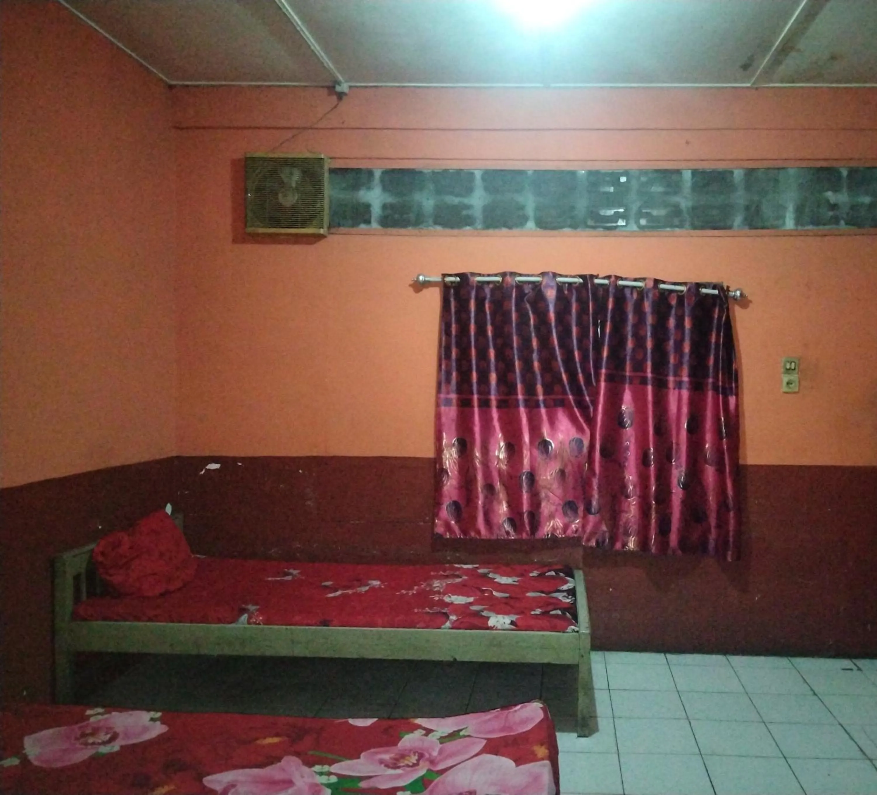 Bedroom, Bed in Hotel O Penginapan Keluarga