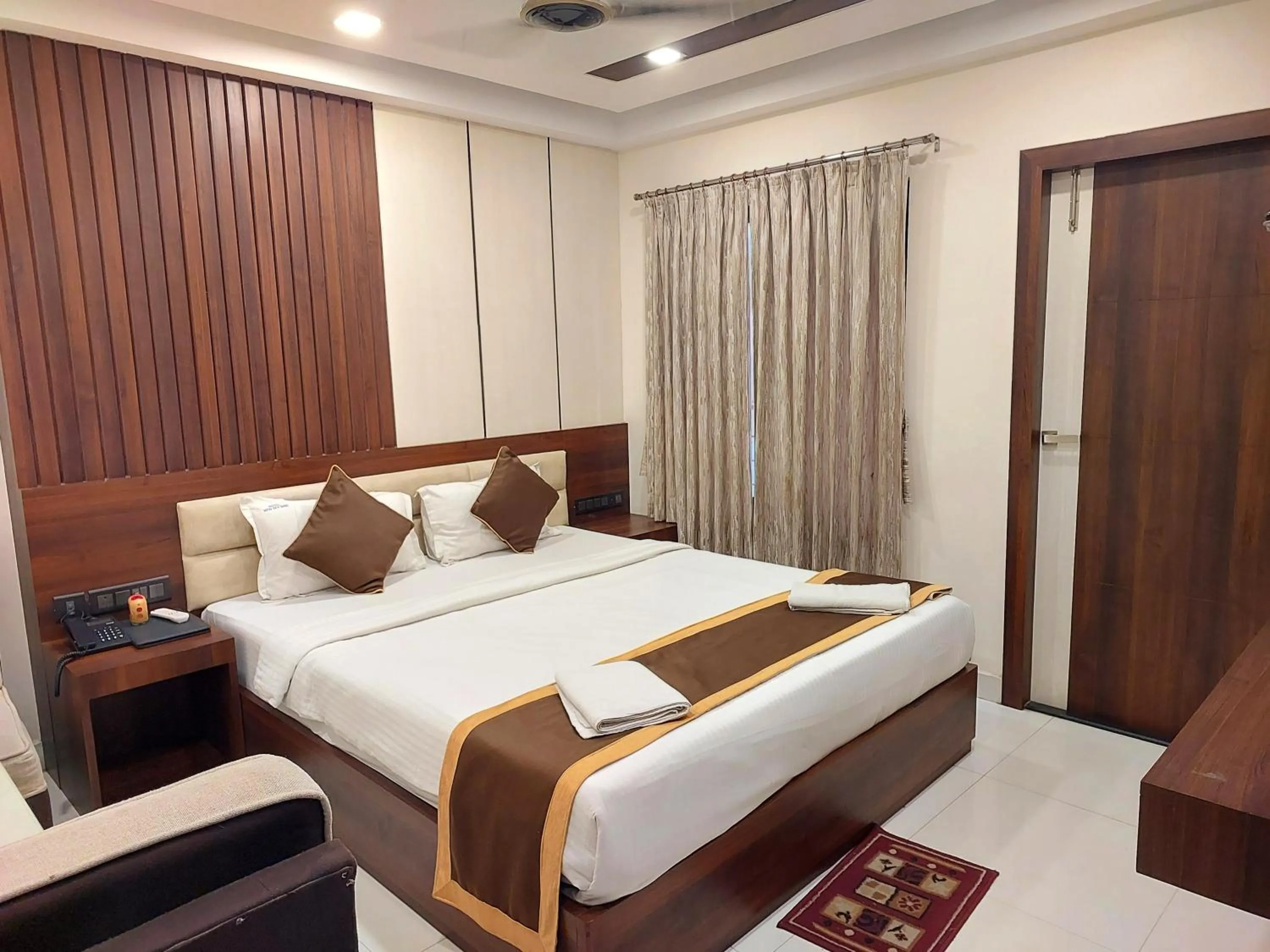 Bed in Hotel Silver Land New Digha with Rooftop Pool