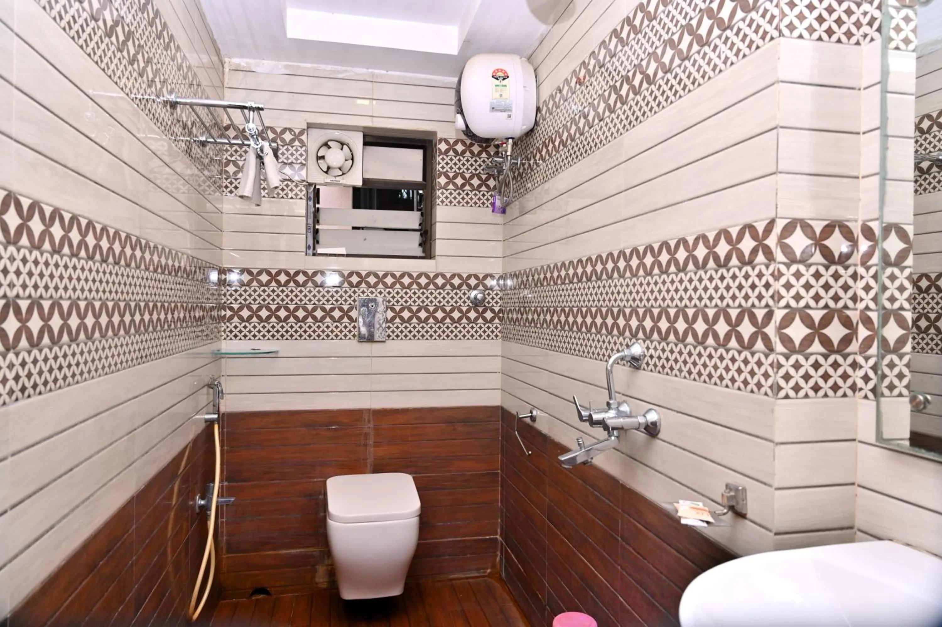 Bathroom in Hotel Silver Land New Digha with Rooftop Pool