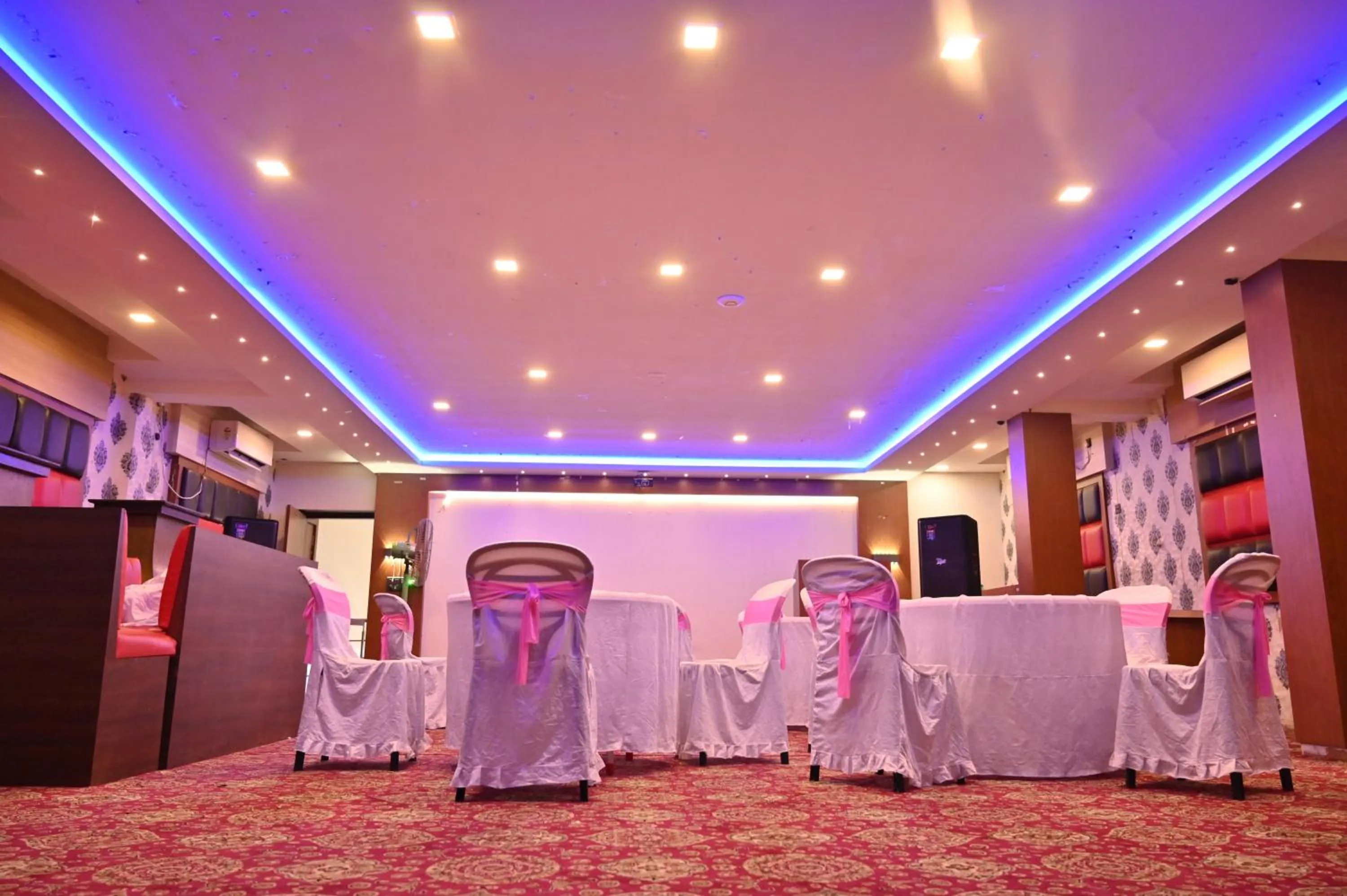 TV and multimedia in Hotel Silver Land New Digha with Rooftop Pool