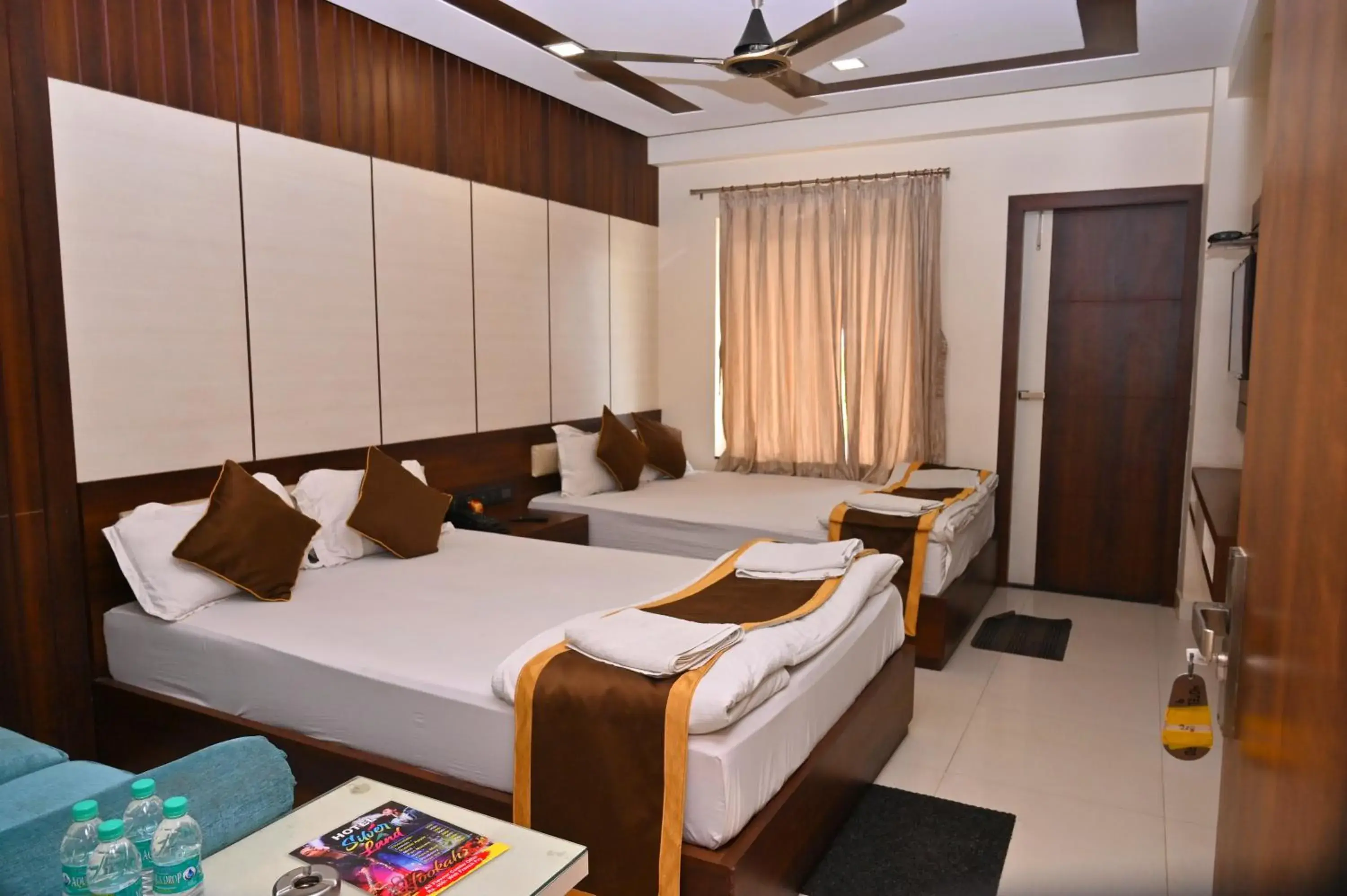 Superior King Room in Hotel Silver Land New Digha with Rooftop Pool Superior King Room in Hotel Silver Land New Digha with Rooftop Pool