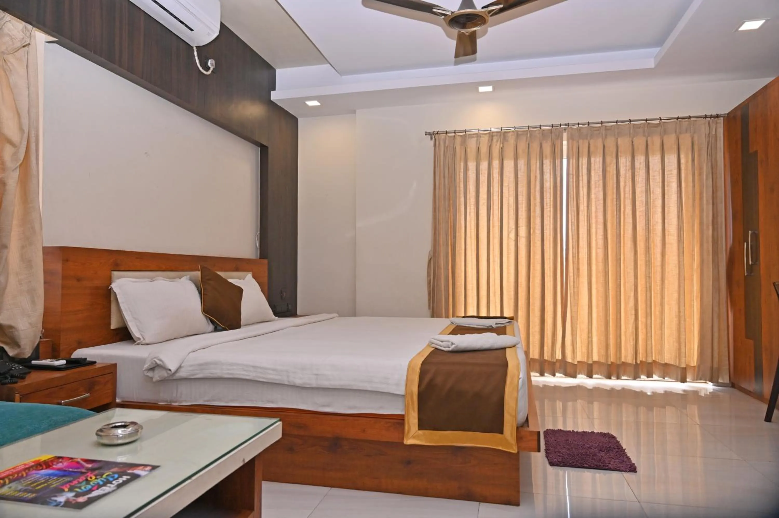 Bed in Hotel Silver Land New Digha with Rooftop Pool