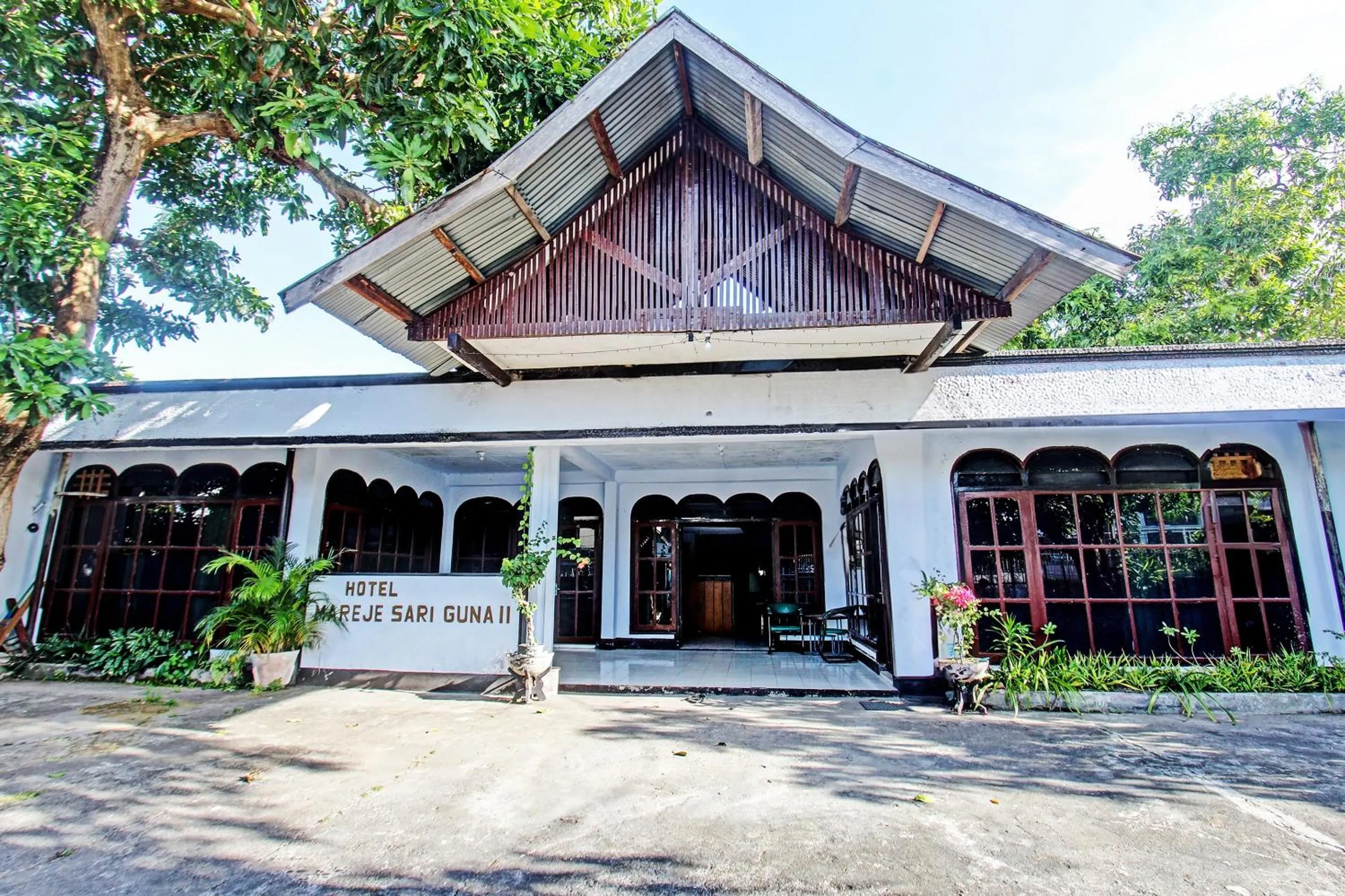 Facade/entrance in Hotel O Mareje Sariguna