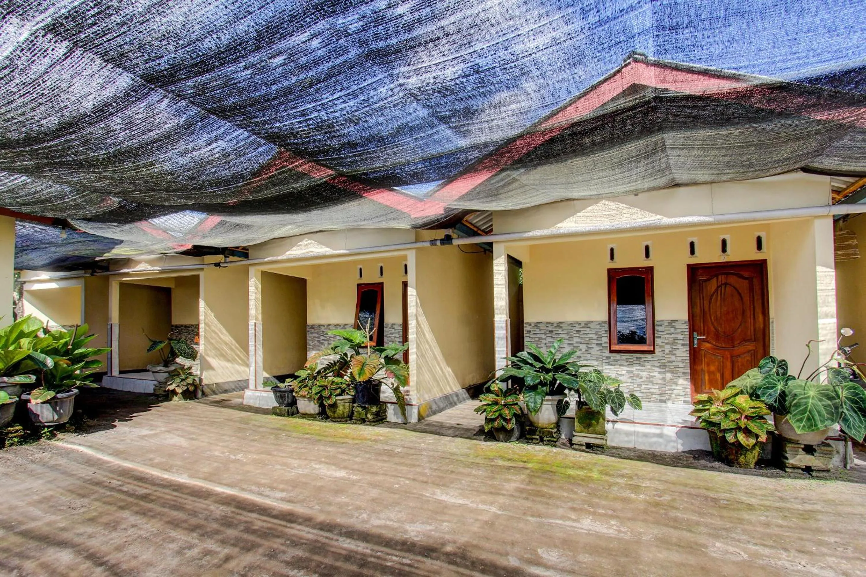 Facade/entrance in Hotel O Inn Homestay