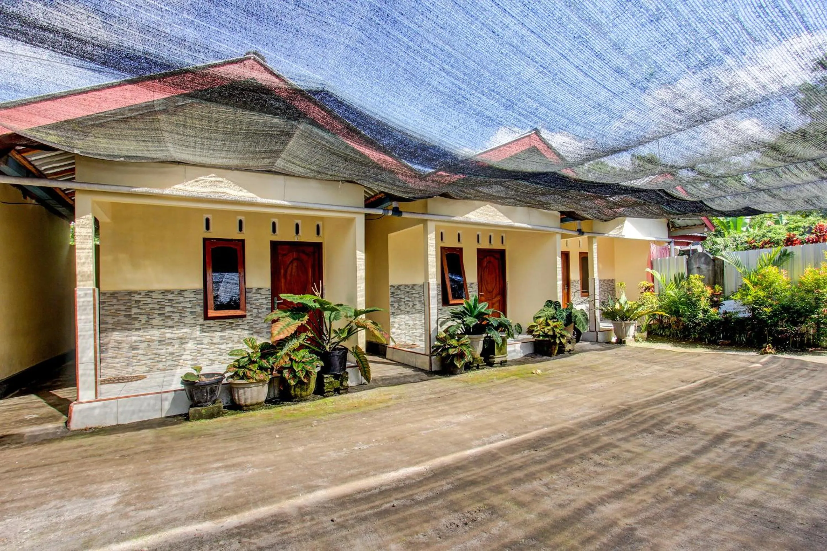 Facade/entrance in Hotel O Inn Homestay