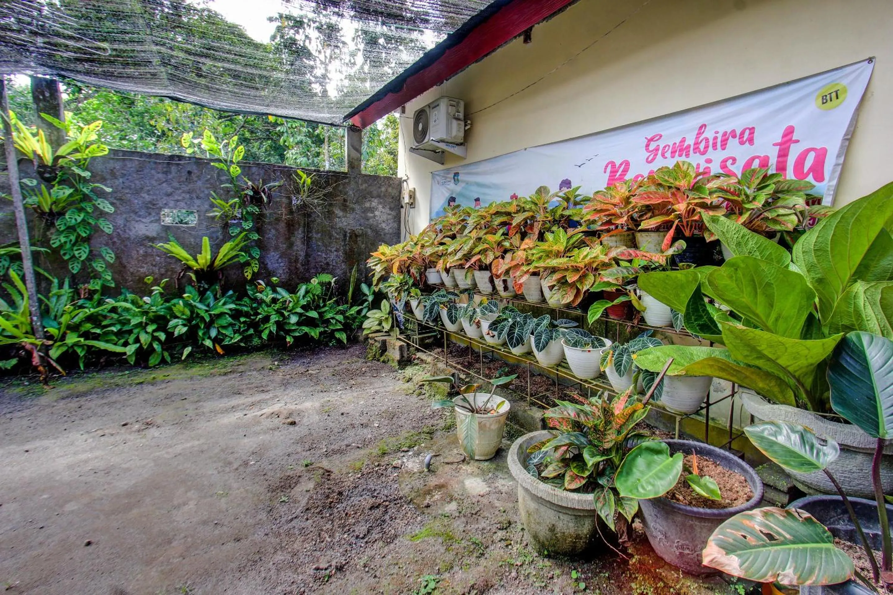 Lobby or reception in Hotel O Inn Homestay