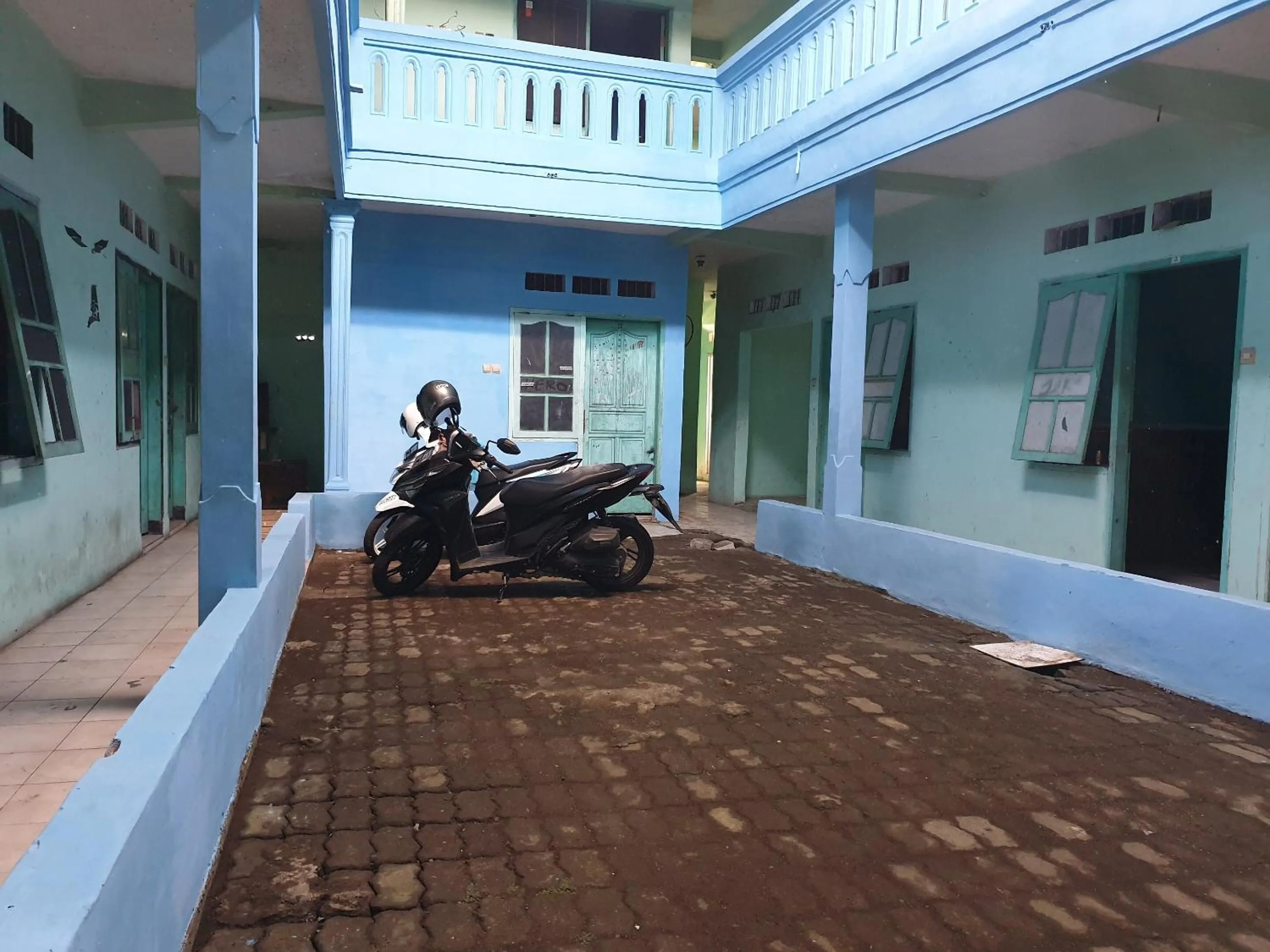 Lobby or reception in OYO Life 92621 Zain Kost