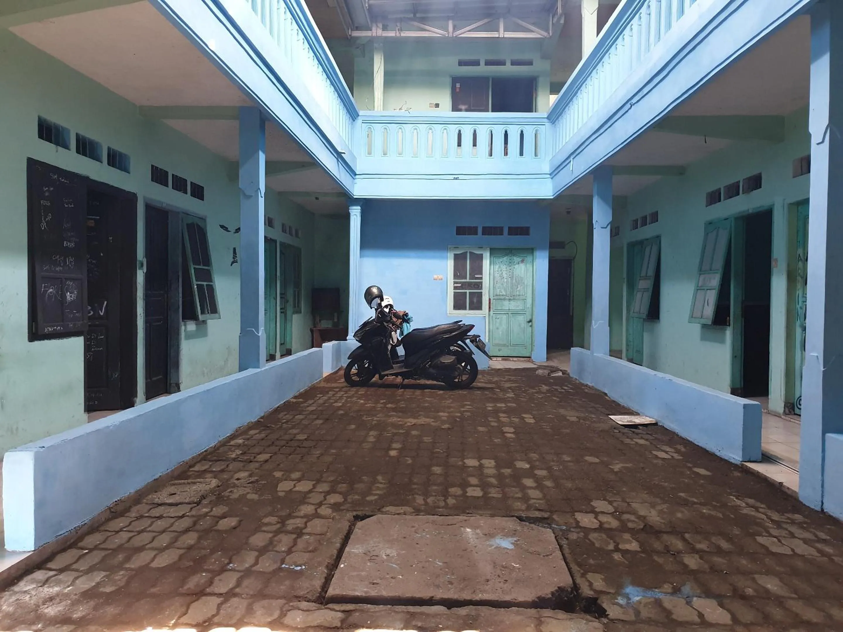 Lobby or reception in OYO Life 92621 Zain Kost