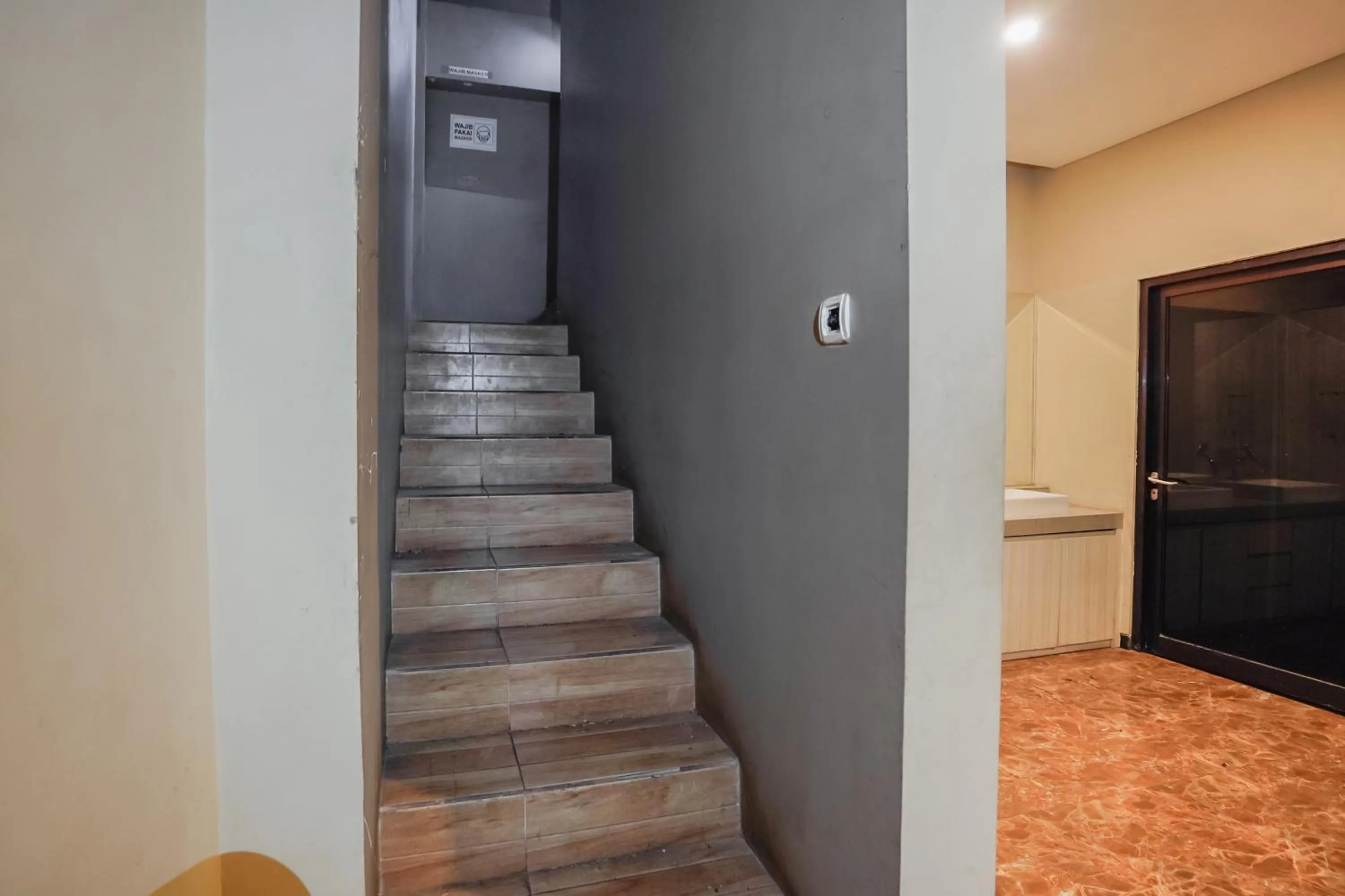 Lobby or reception in Super OYO Capital O 92633 Spring Hotel Gubeng