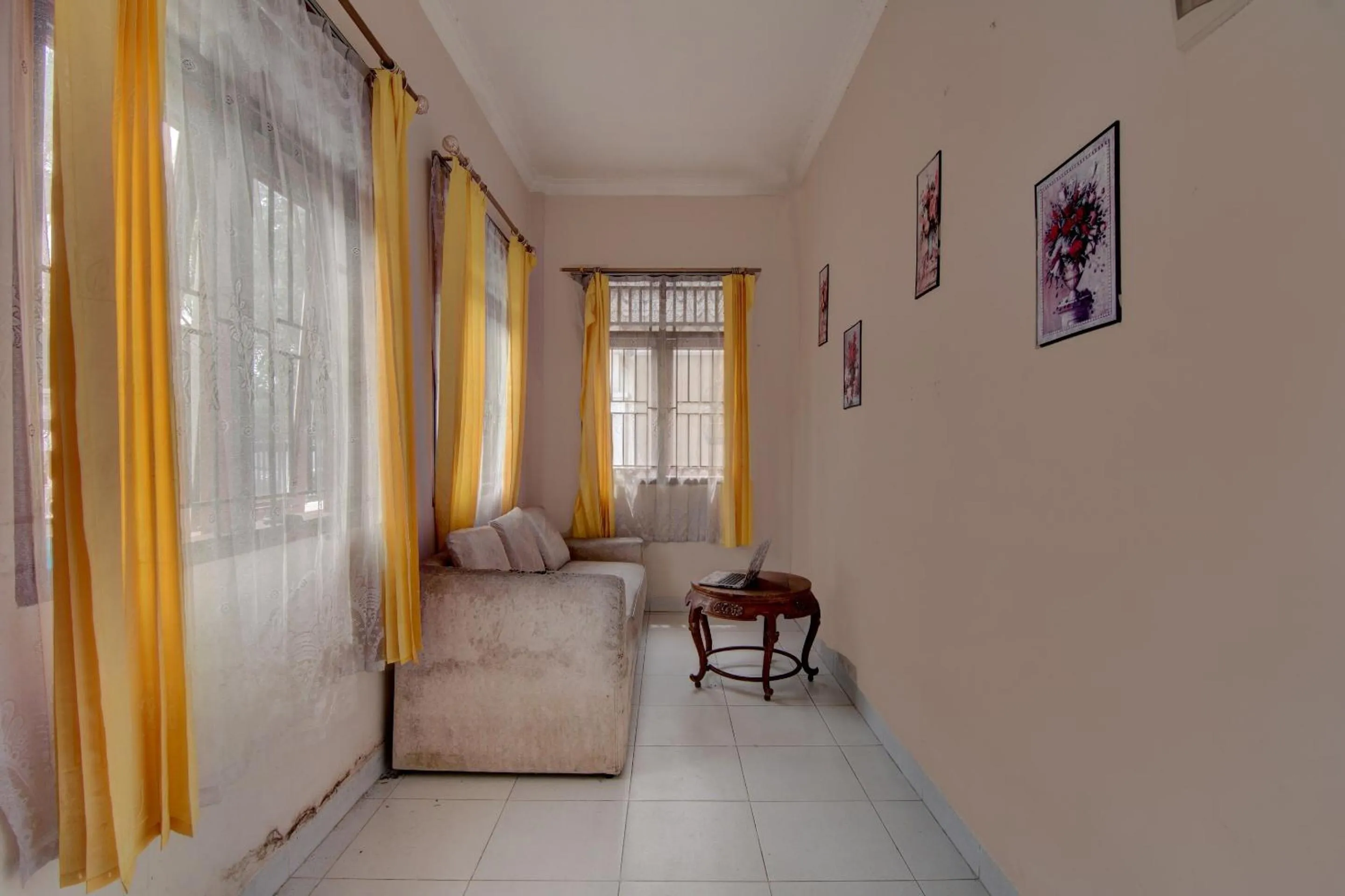 Lobby or reception in Hotel O Homestay Baiturrahmah Syariah