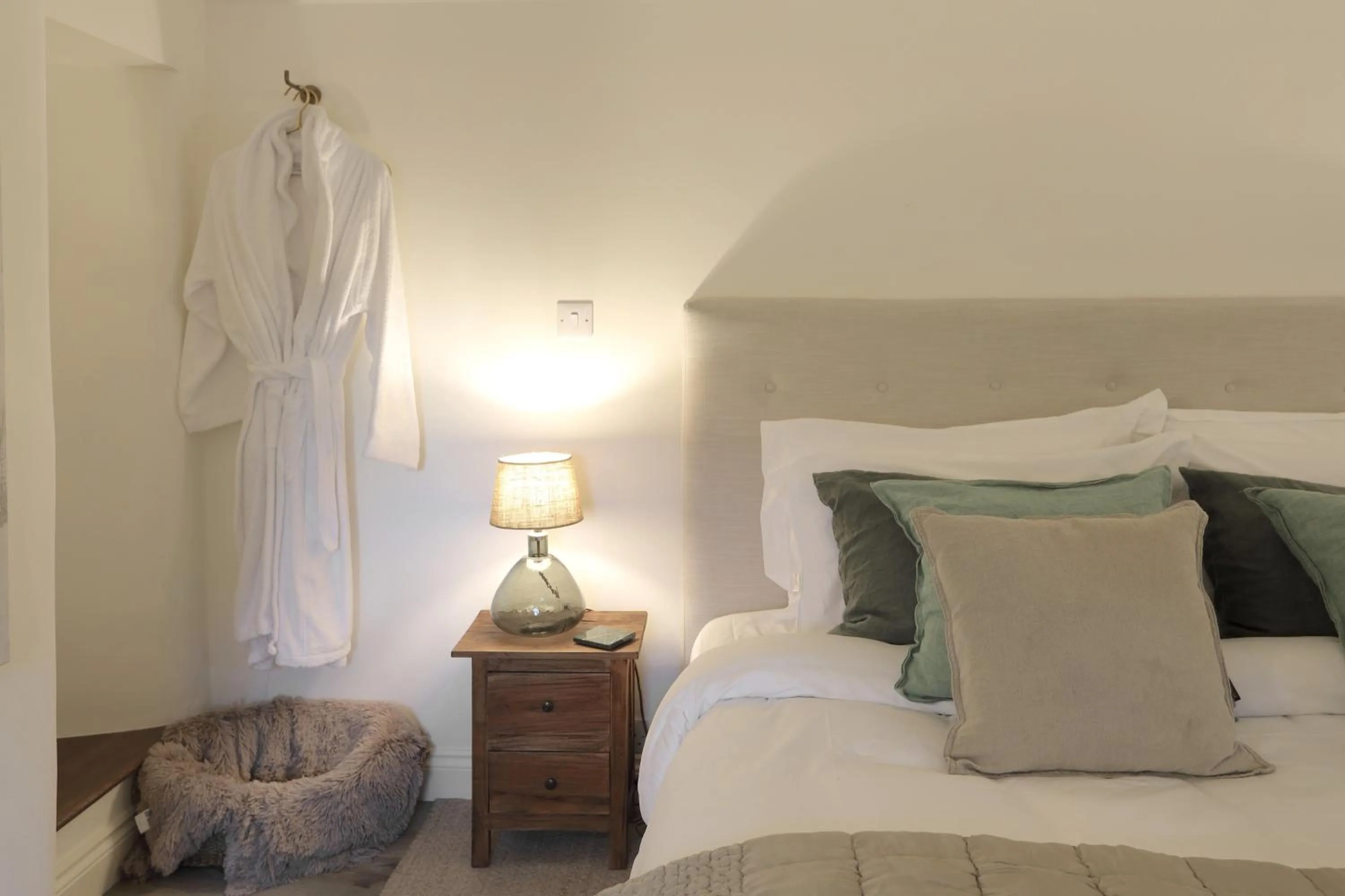 Bed in The Feathered Nest Inn