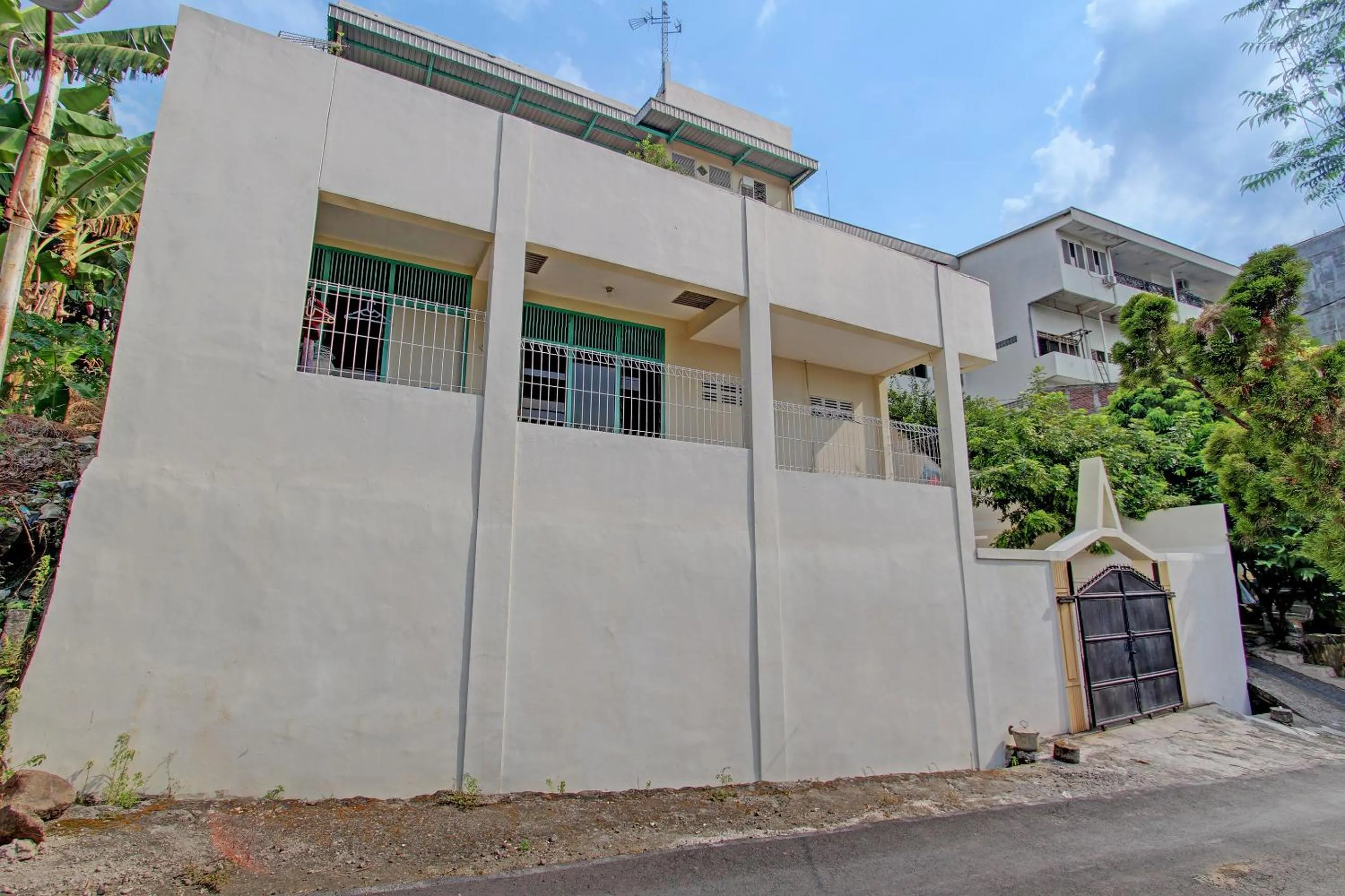 Facade/entrance in Hotel O Tumesa Homestay 2 Syariah