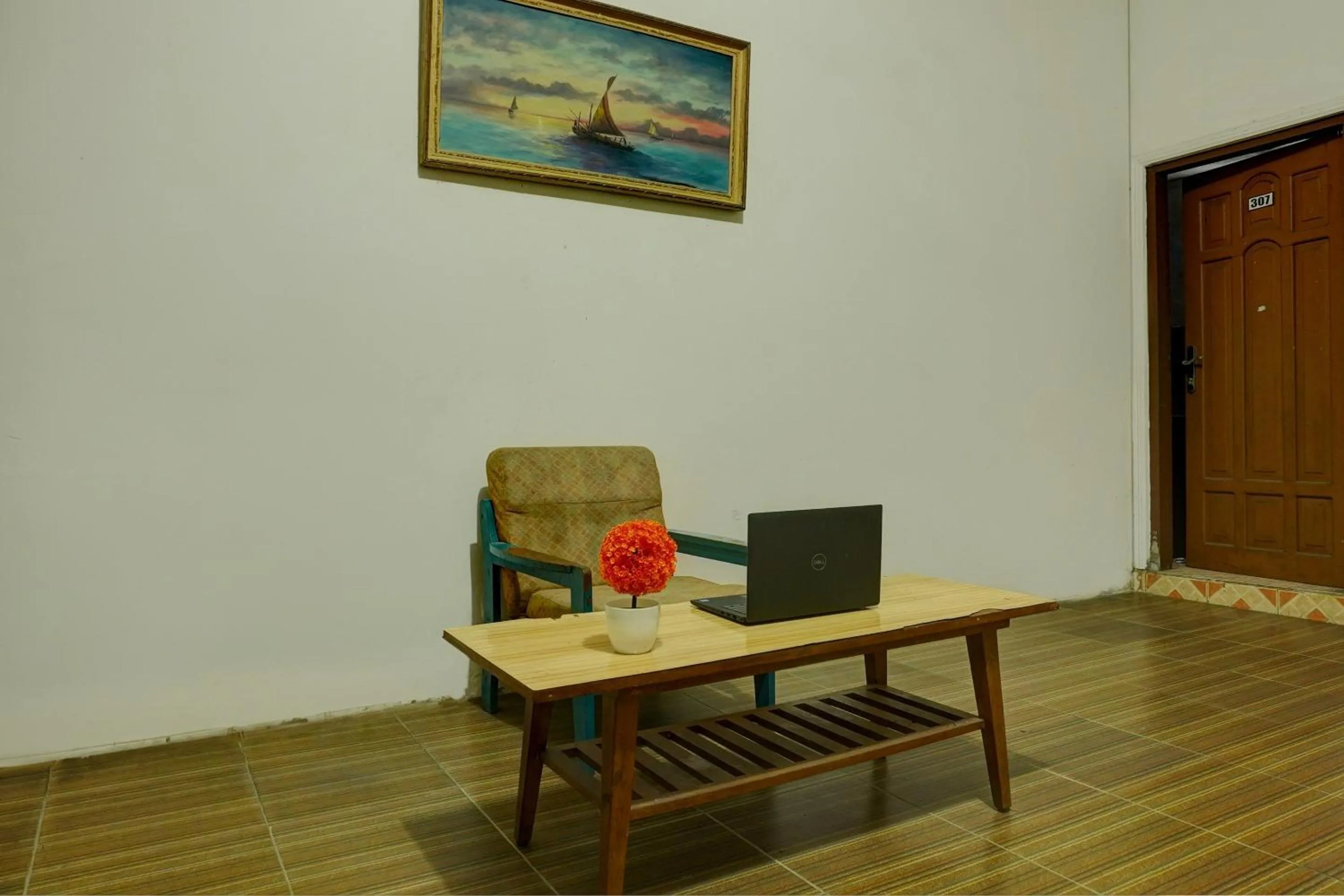 Lobby or reception in Hotel O Ervina Homestay Syariah Batakan