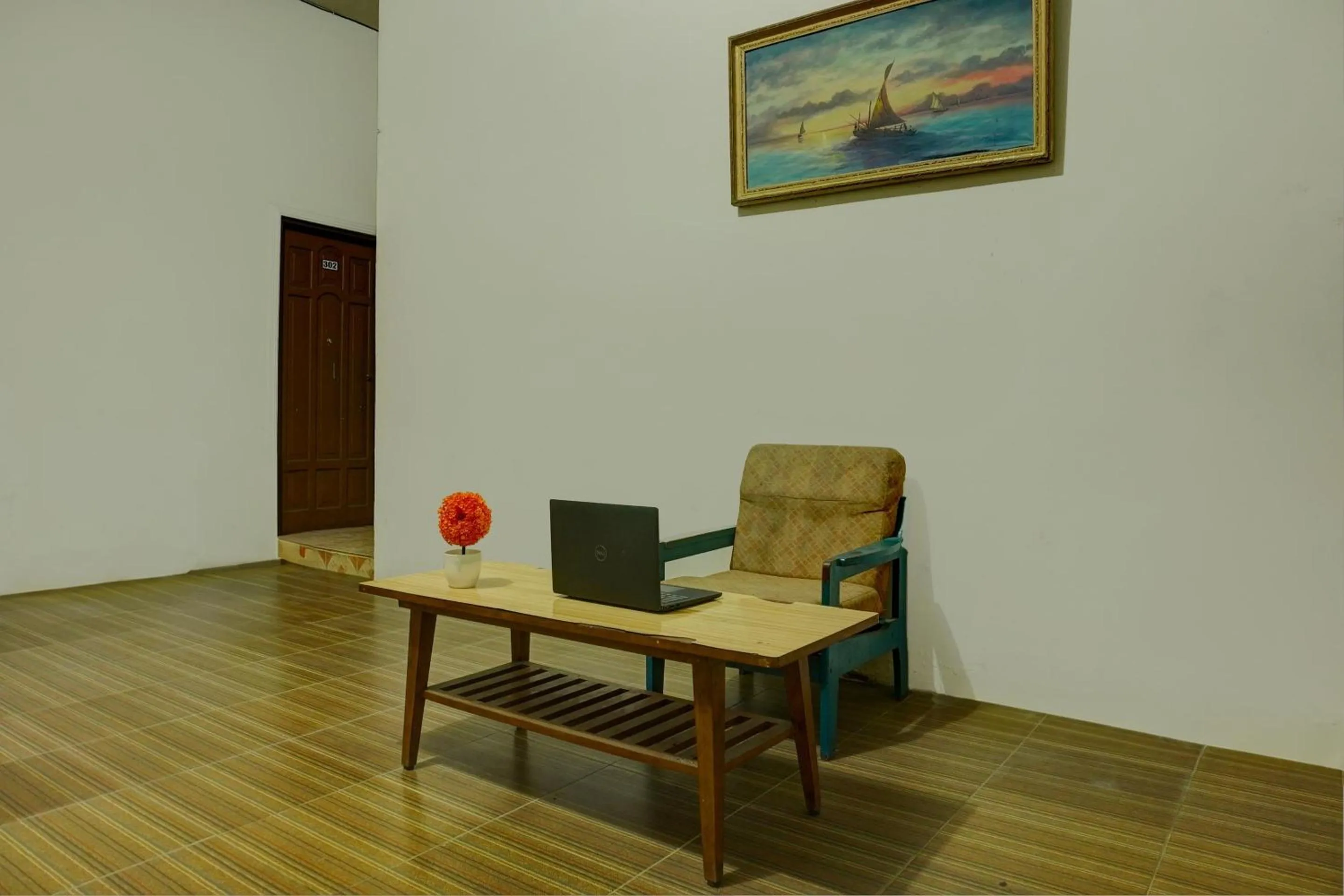 Lobby or reception in Hotel O Ervina Homestay Syariah Batakan