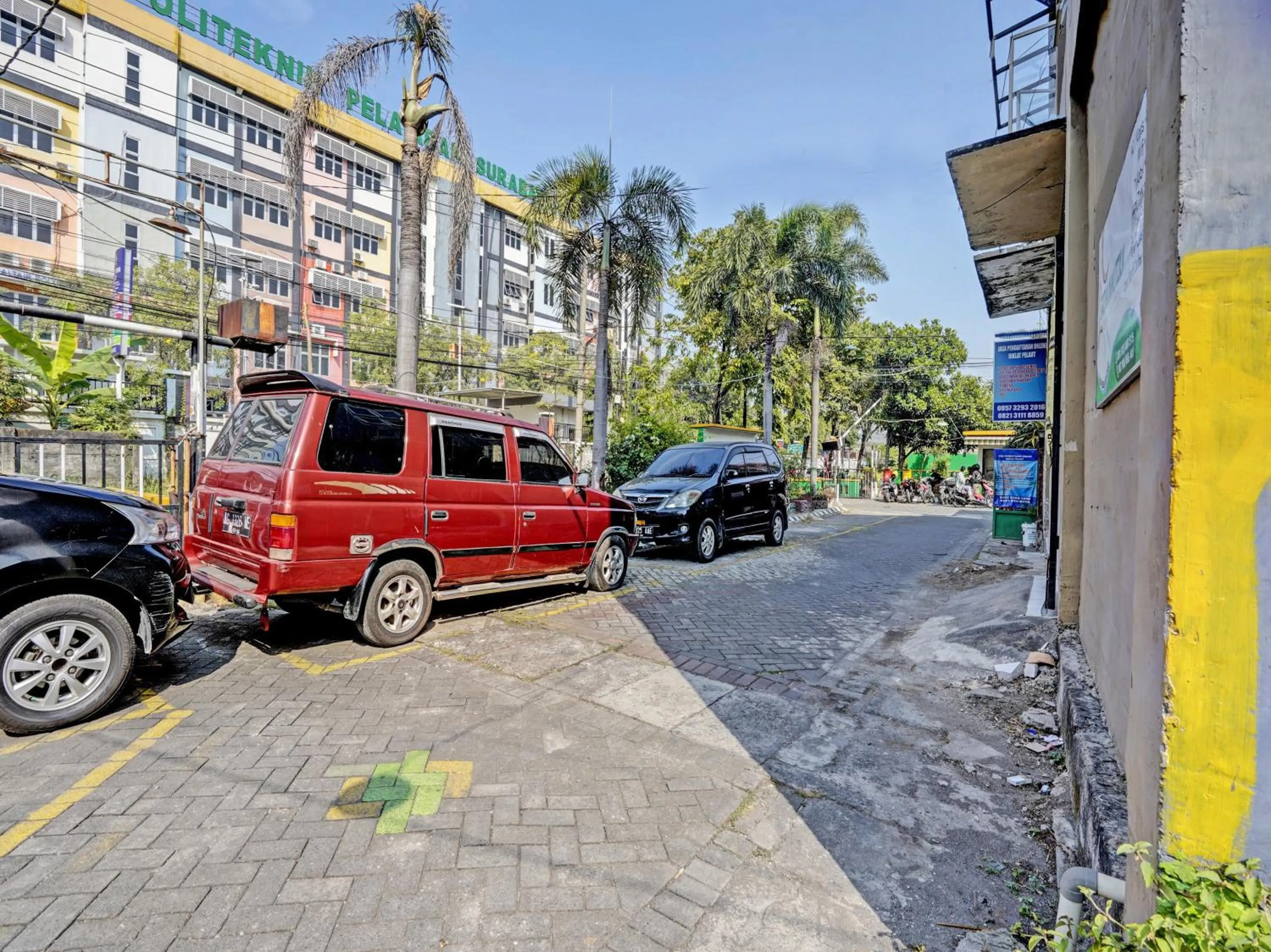 Facade/entrance in OYO Life 92653 Homestay Griya Nautika Syariah