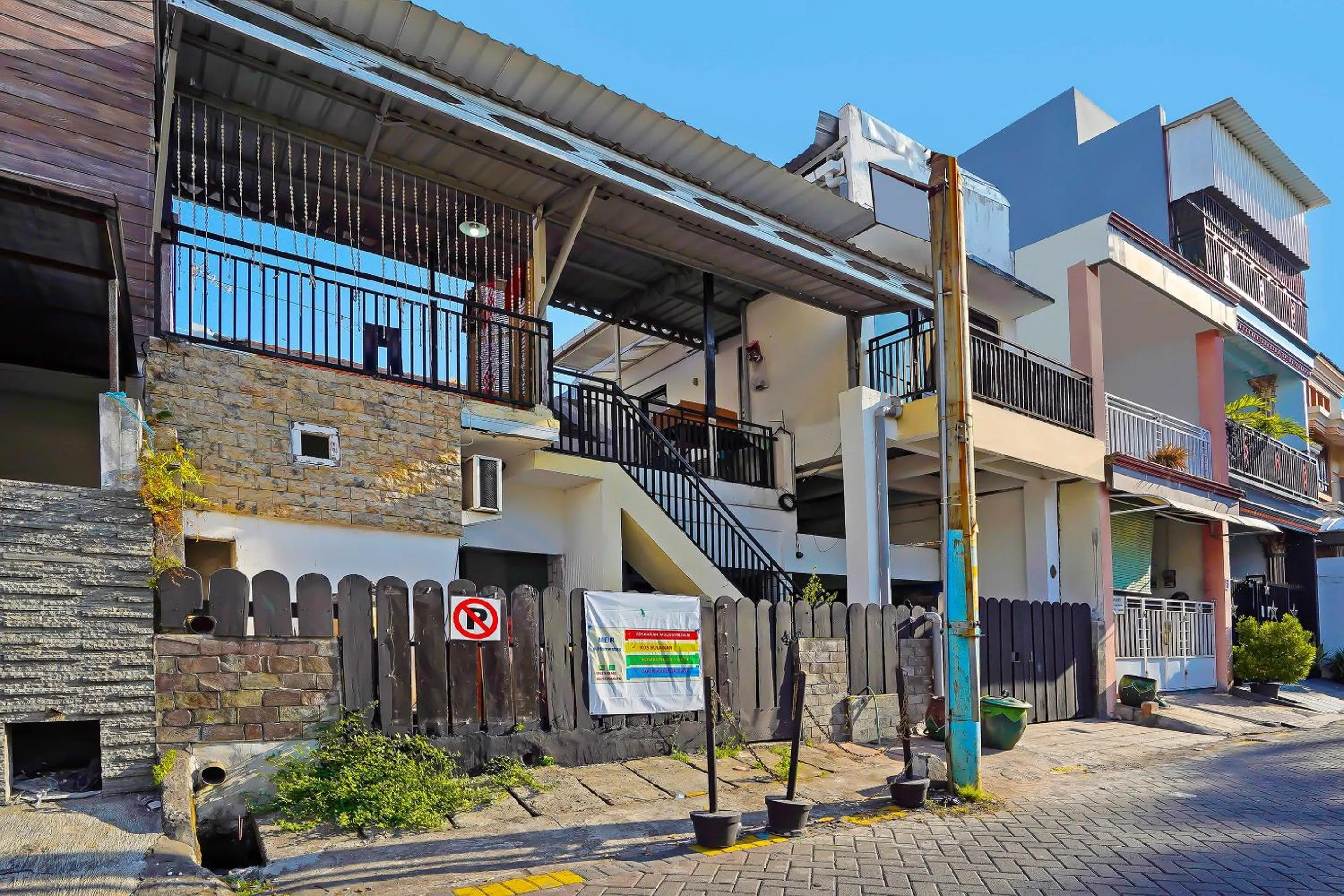 Facade/entrance in OYO Life 92651 Meir E-homestay Syariah