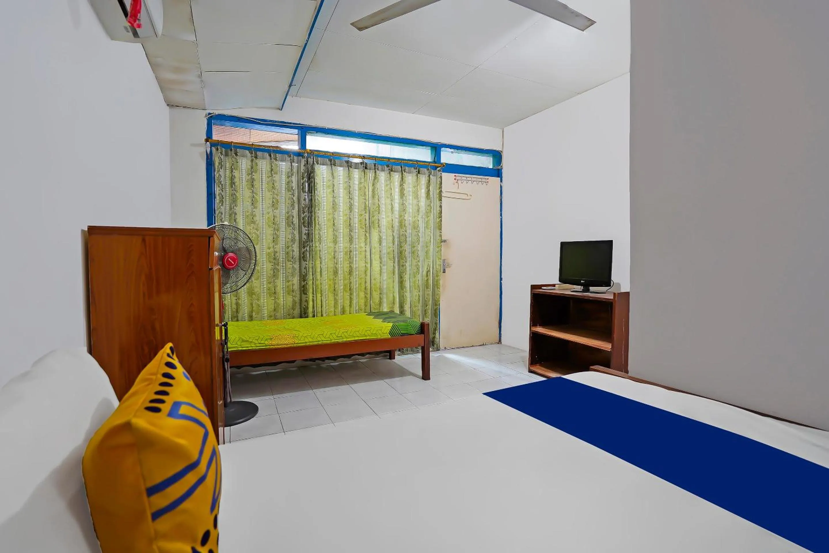 Bedroom, Bed in OYO Life 92651 Meir E-homestay Syariah