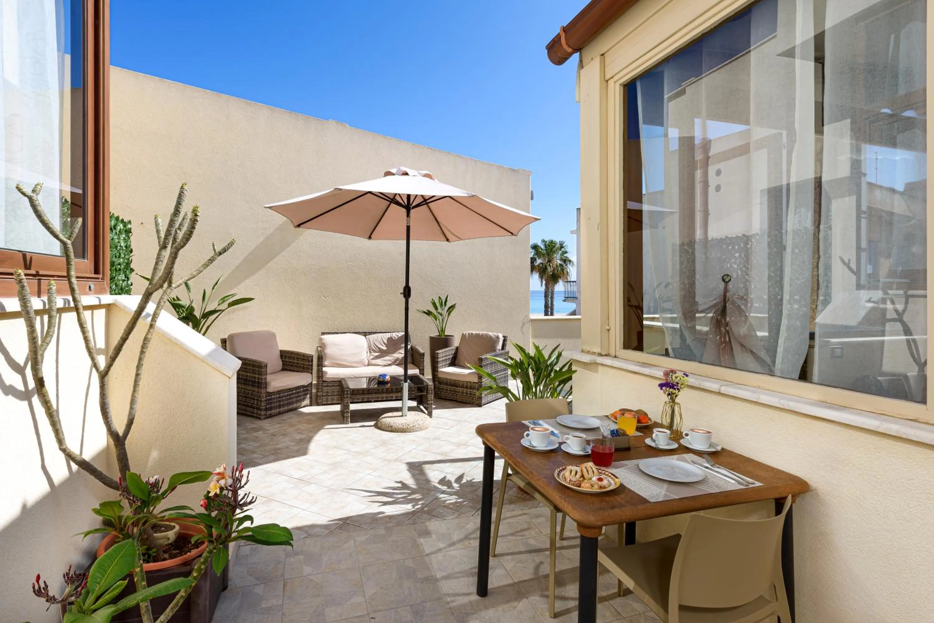 Breakfast in Hotel La Darsena