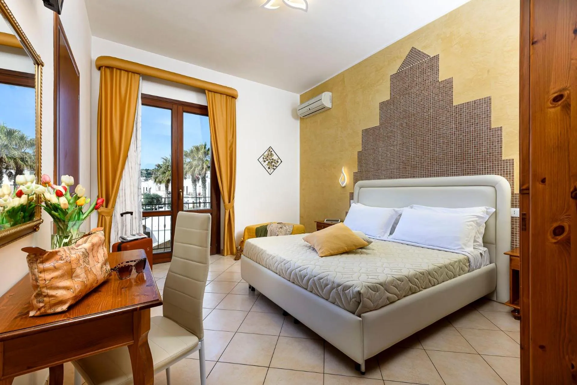 Photo of the whole room, Bed in Hotel La Darsena