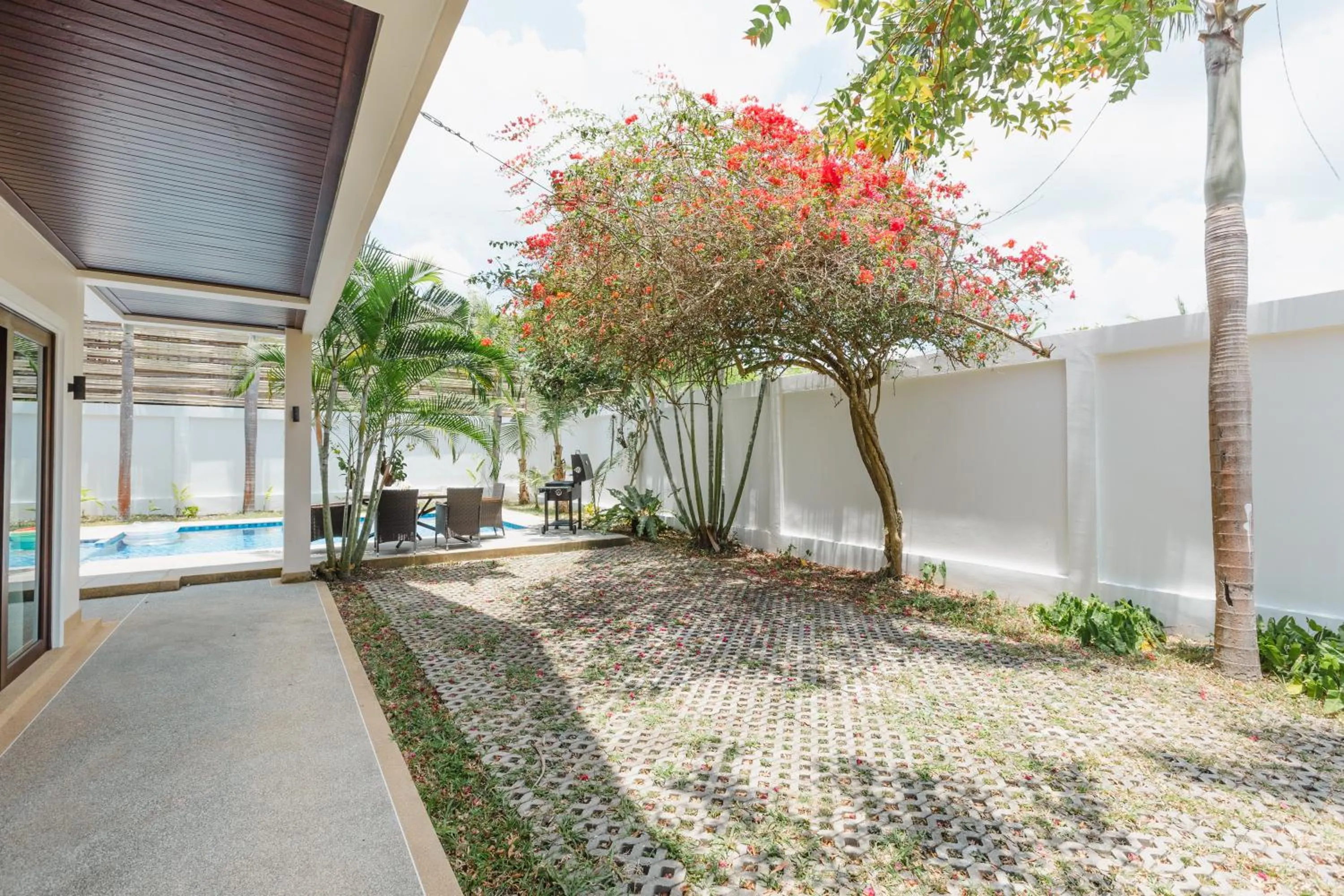 Patio in Cliff Haven Villa Krabi