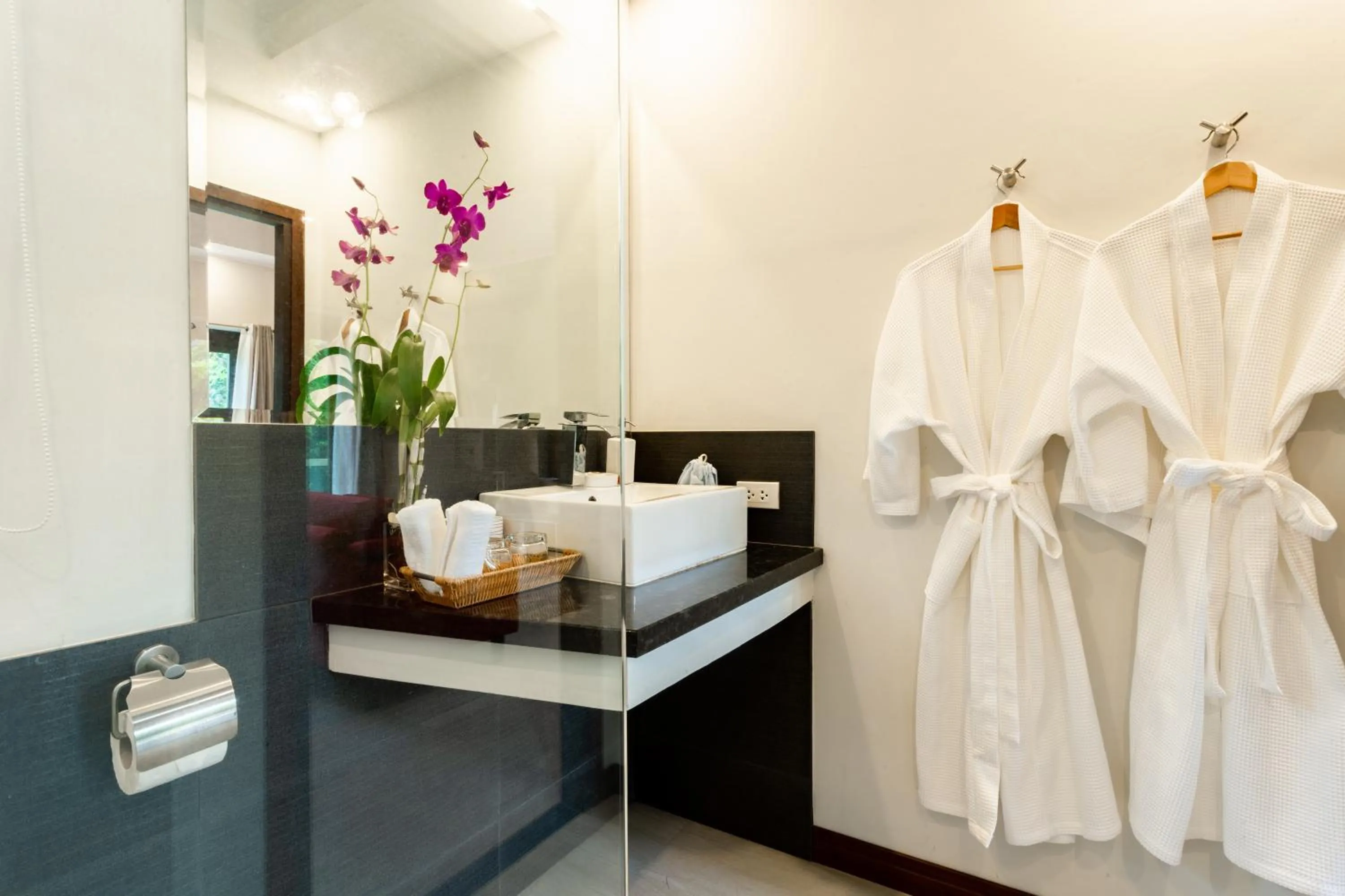 Bathroom in Cliff Haven Villa Krabi