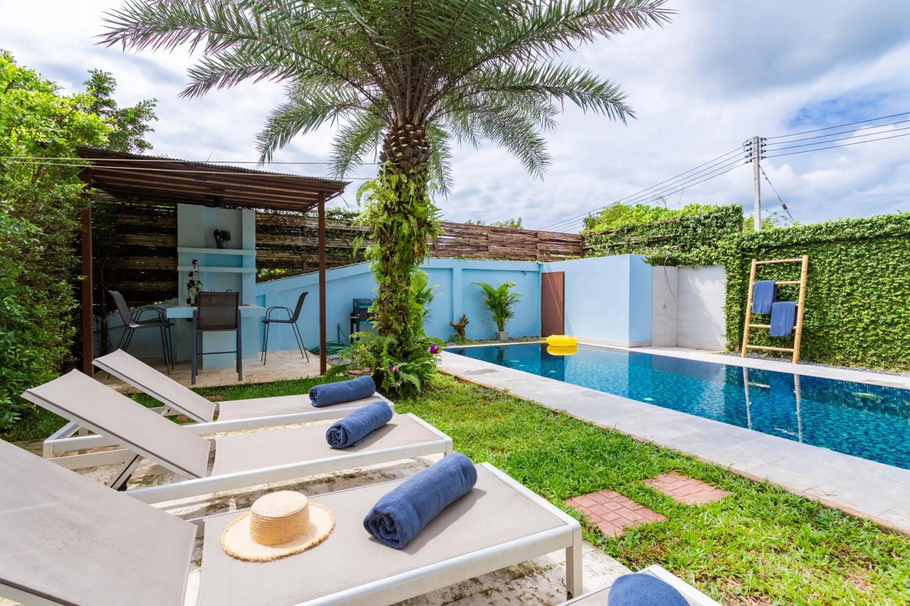 Property building in Cliff Haven Villa Krabi